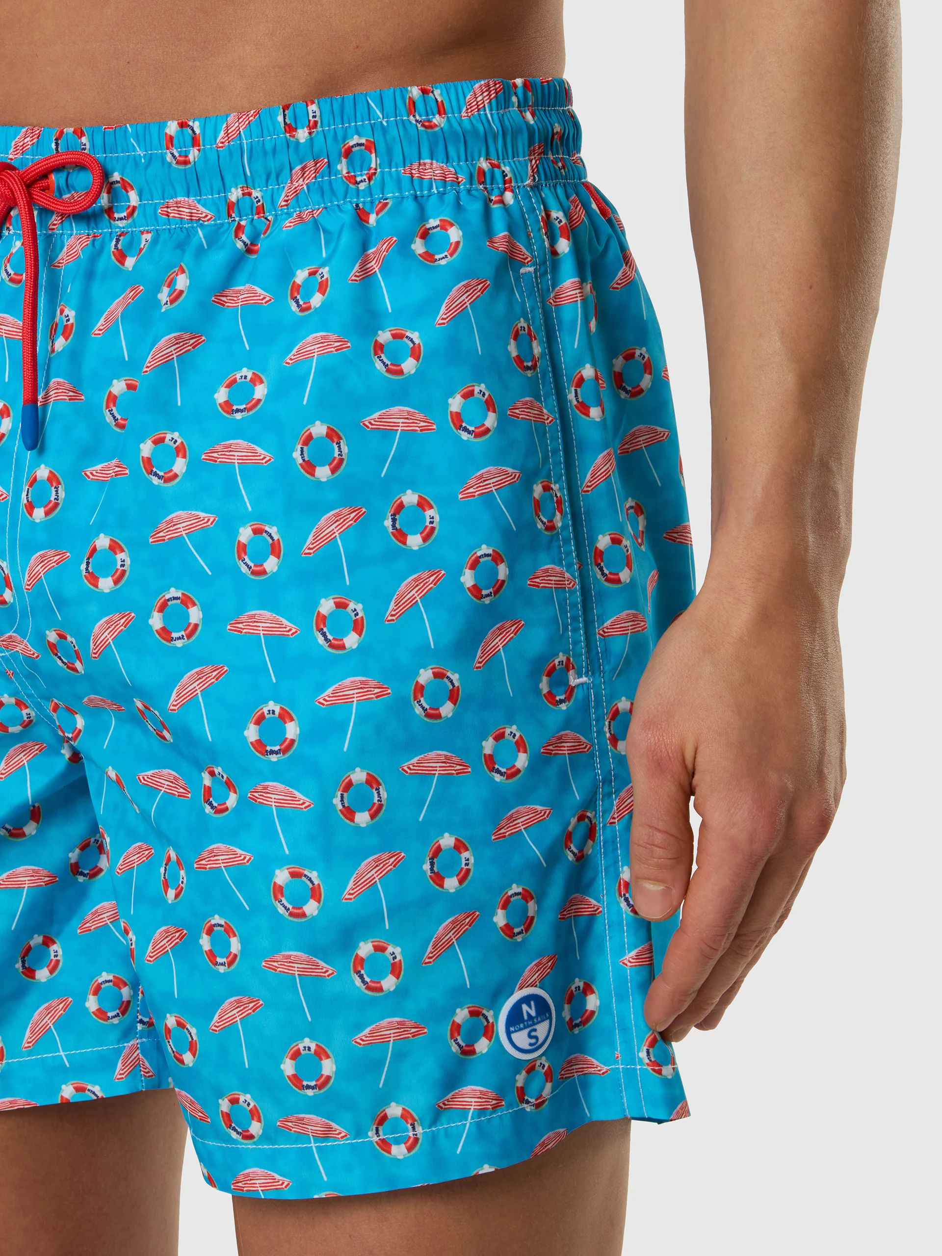 Swim shorts with graphic print - Image 6
