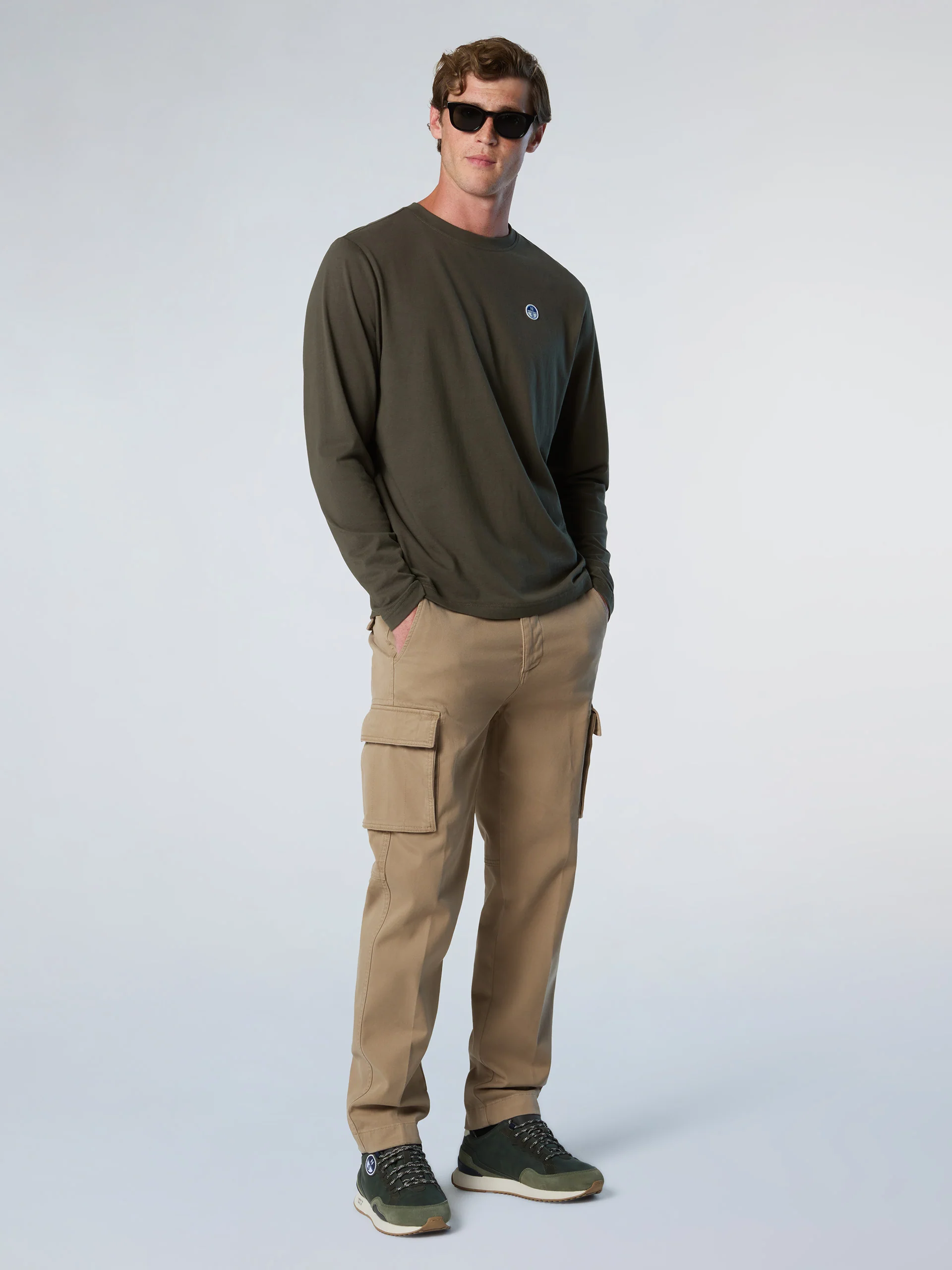 Long-sleeved T-shirt with logo patch - Image 10