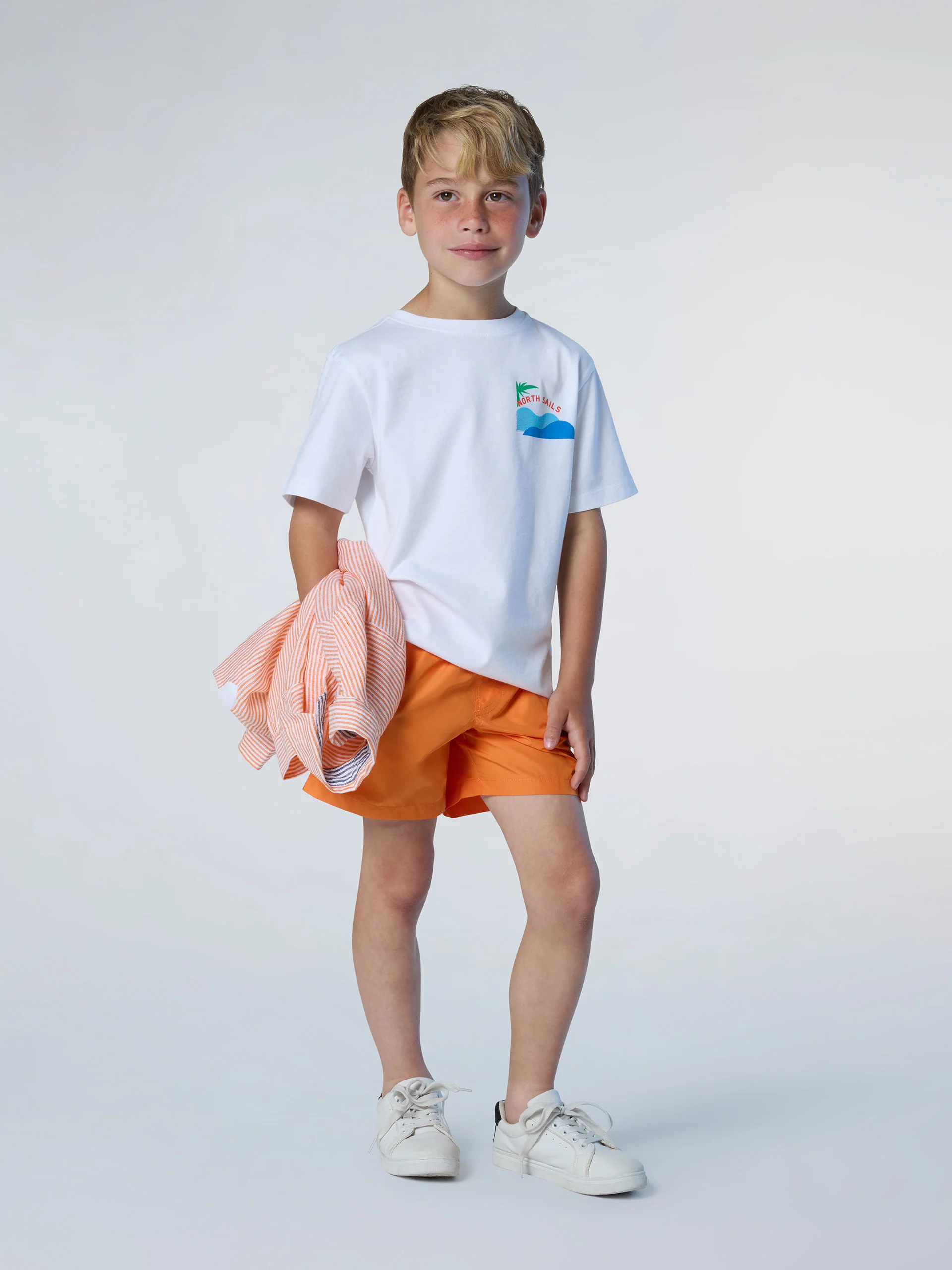 Swim shorts with vertical print - Image 5