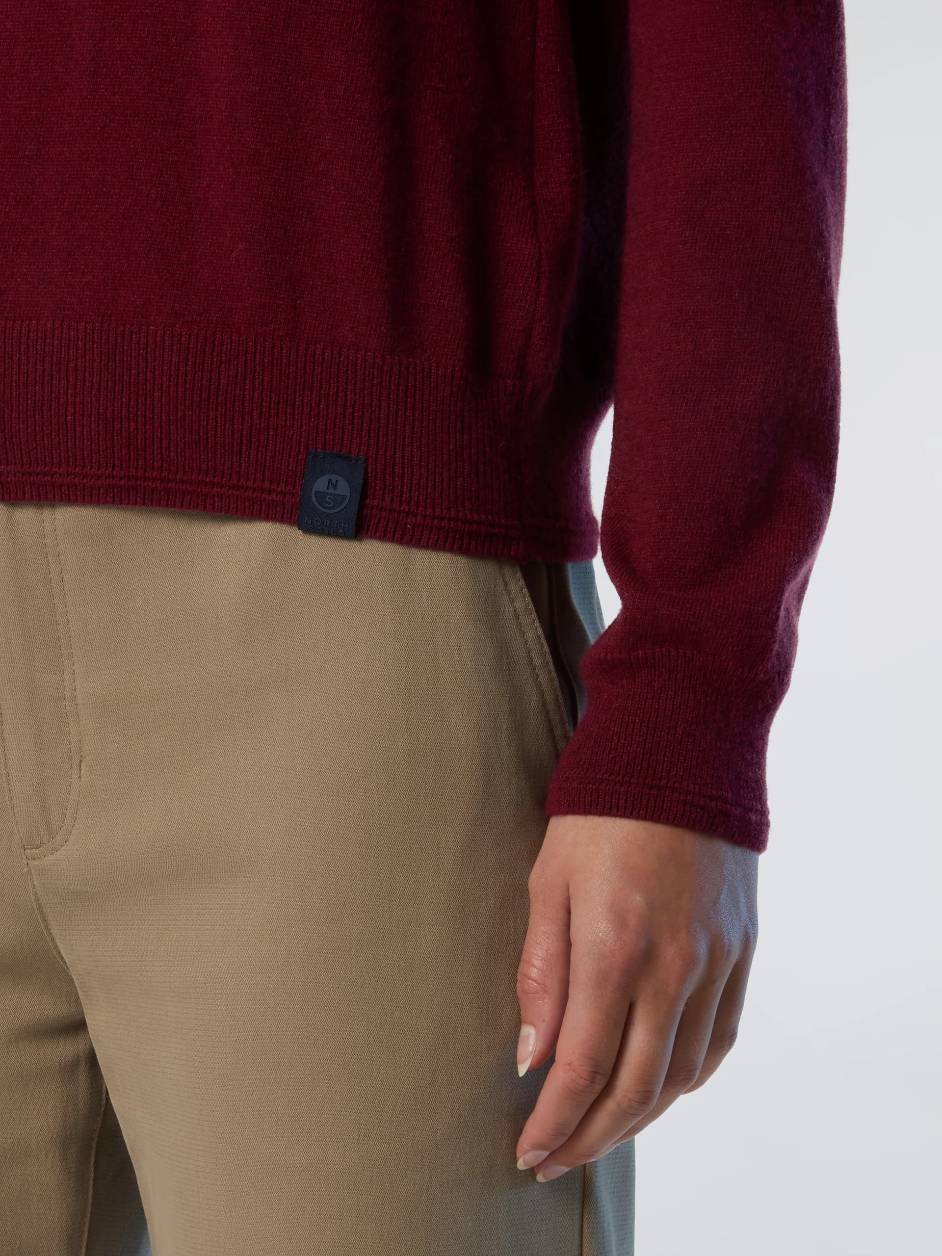 Crew-neck cashmere blend sweater - Image 12