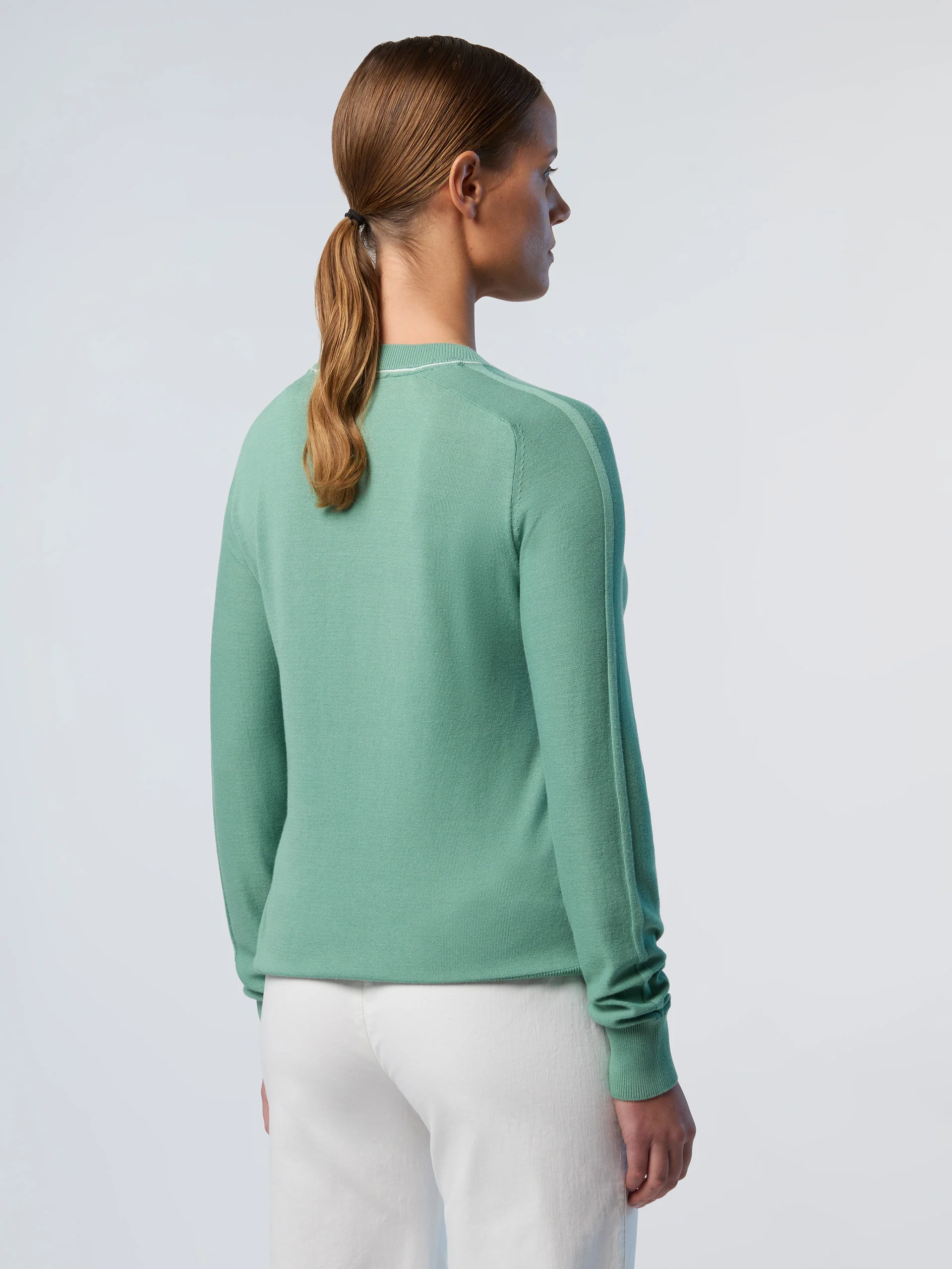 Crew-neck aloe vera sweater - Image 16