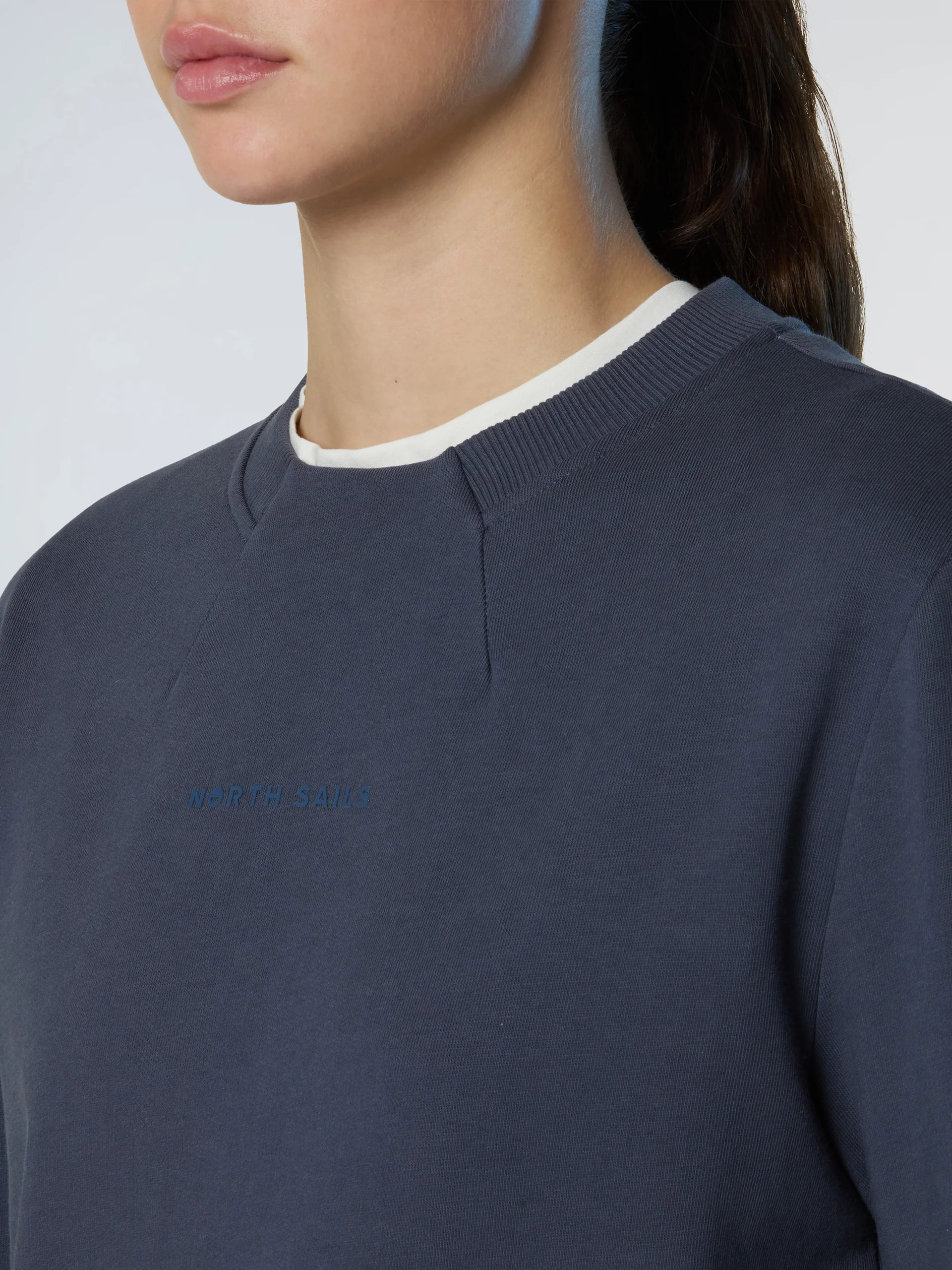 Sweatshirt with tonal logo - Image 17