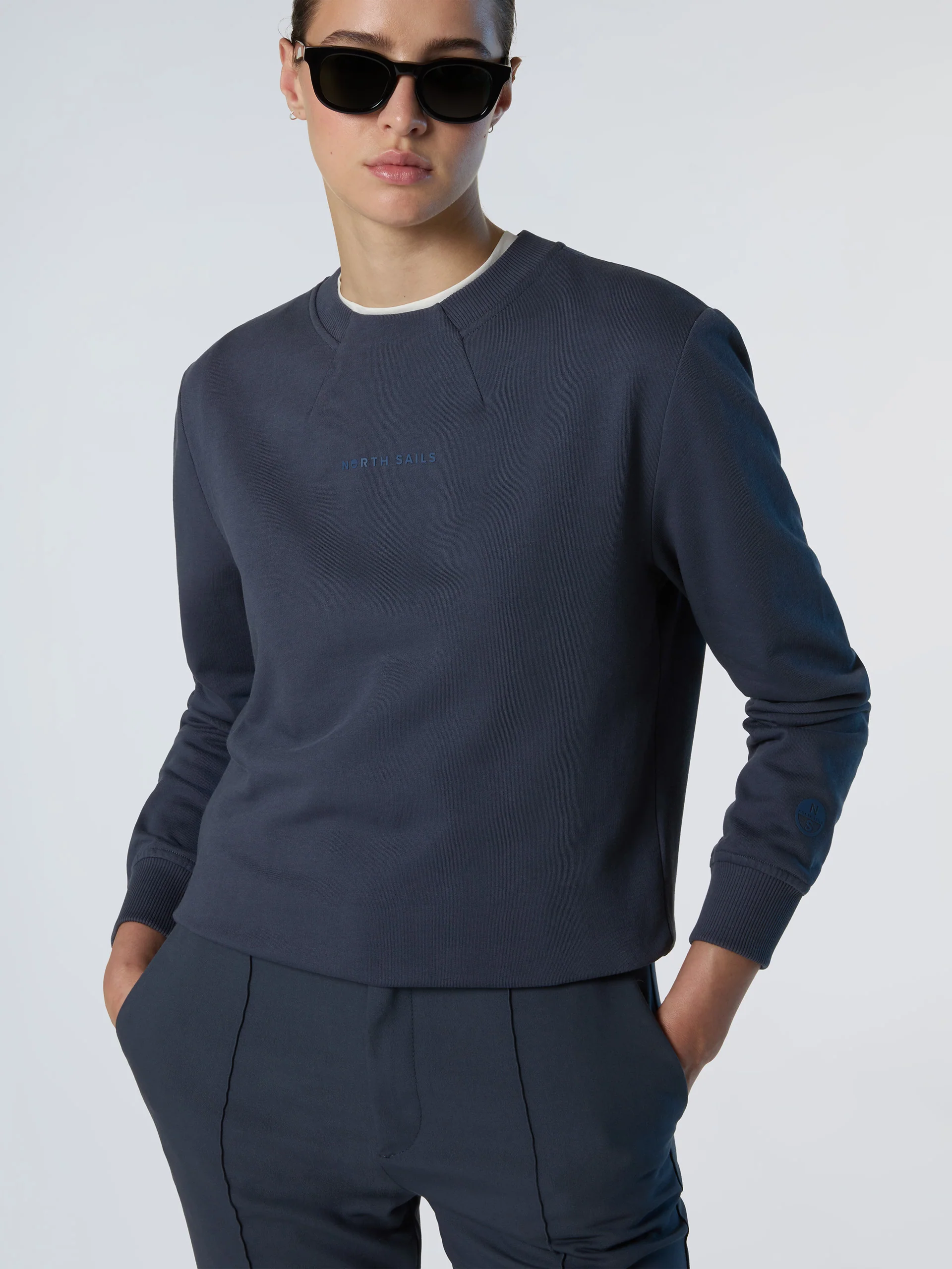Sweatshirt with tonal logo - Image 18