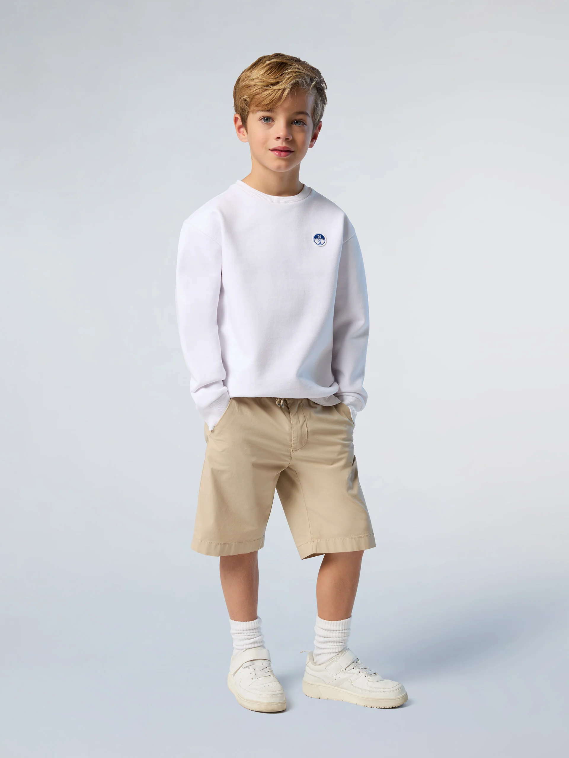 Sweatshirt with logo patch - Image 22