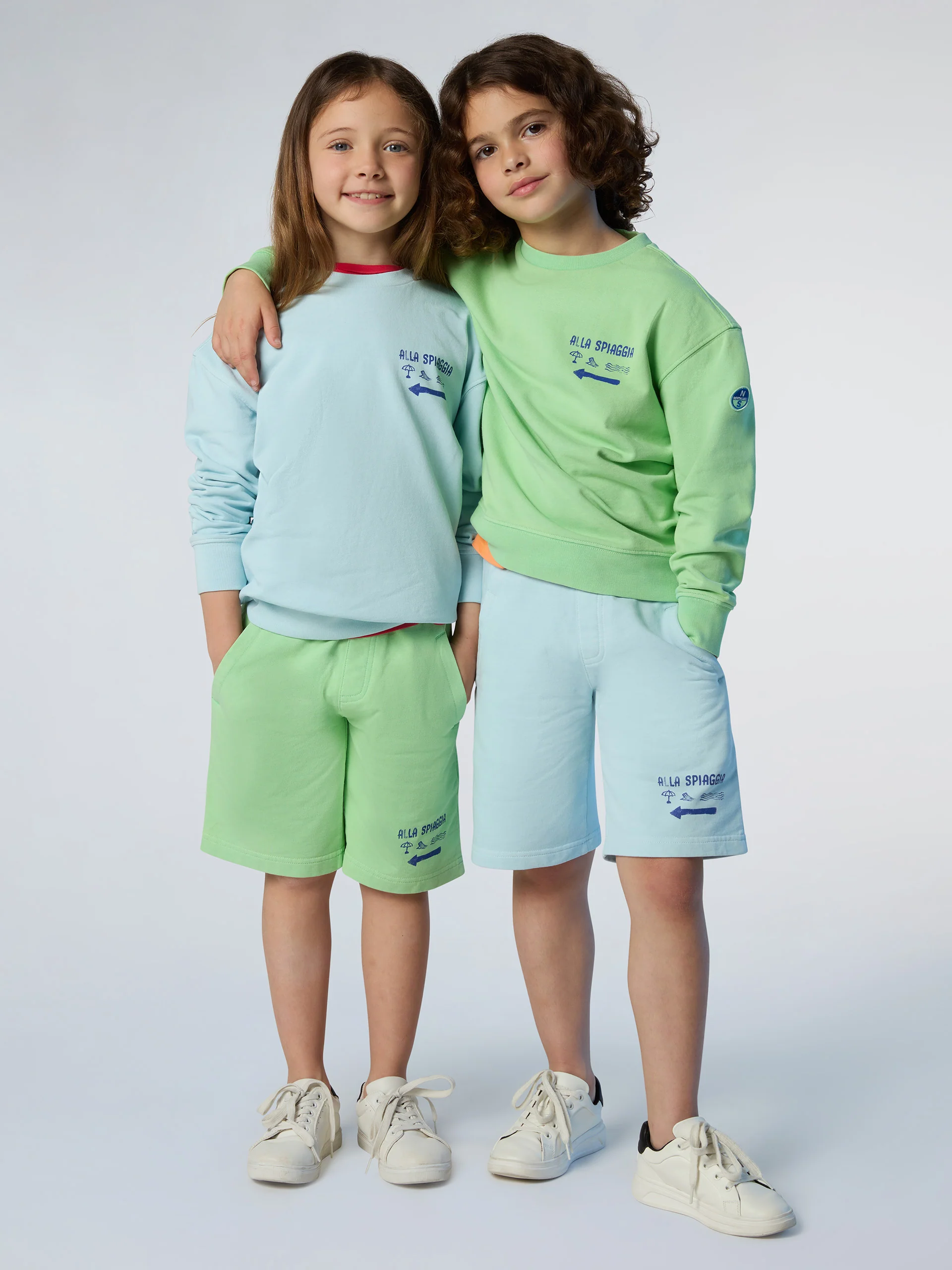 Sweatshirt with beach print - Image 18