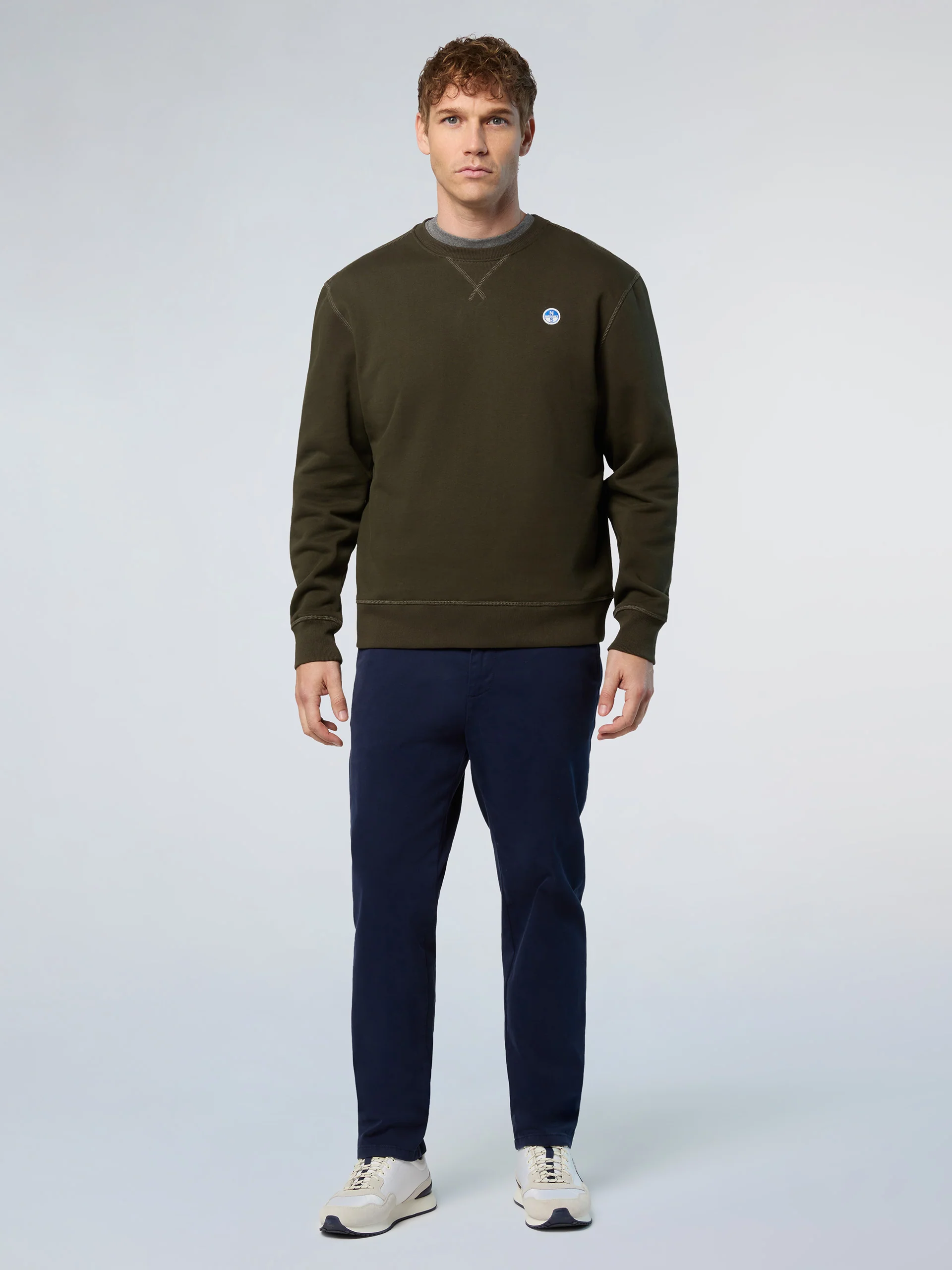 Sweatshirt with logo patch - Image 17
