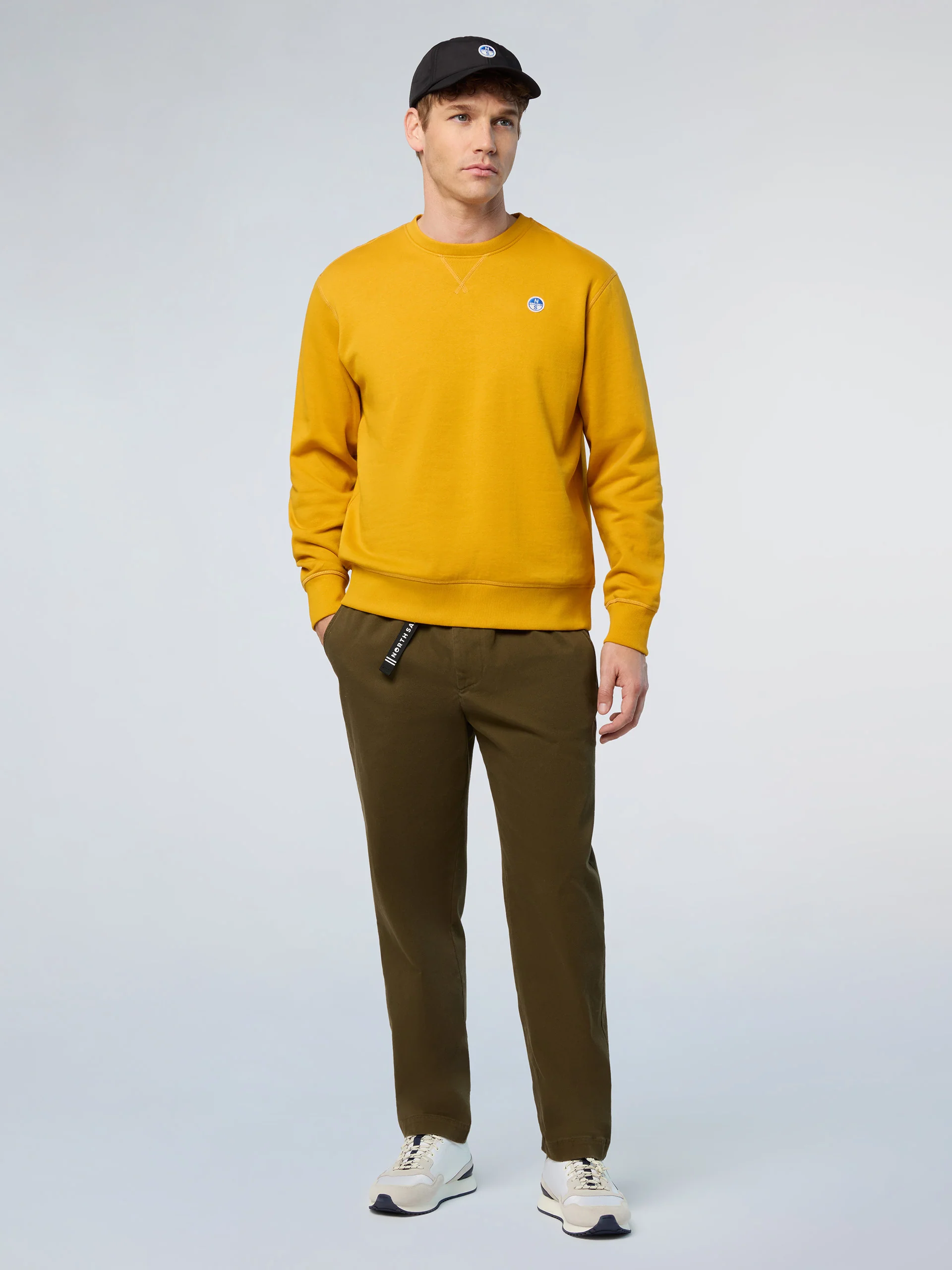 Sweatshirt with logo patch - Image 23
