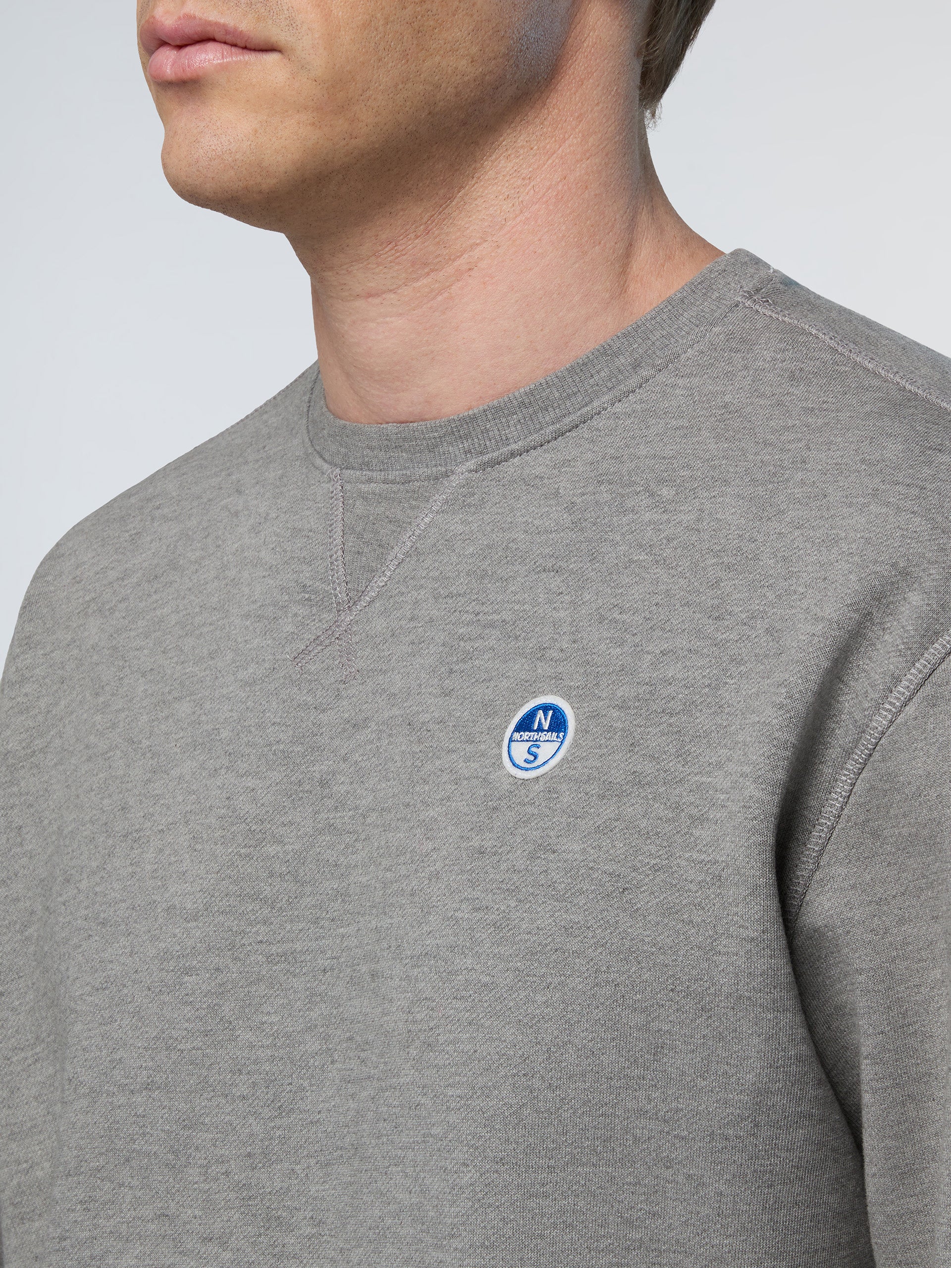 Sweatshirt with logo patch - Image 36
