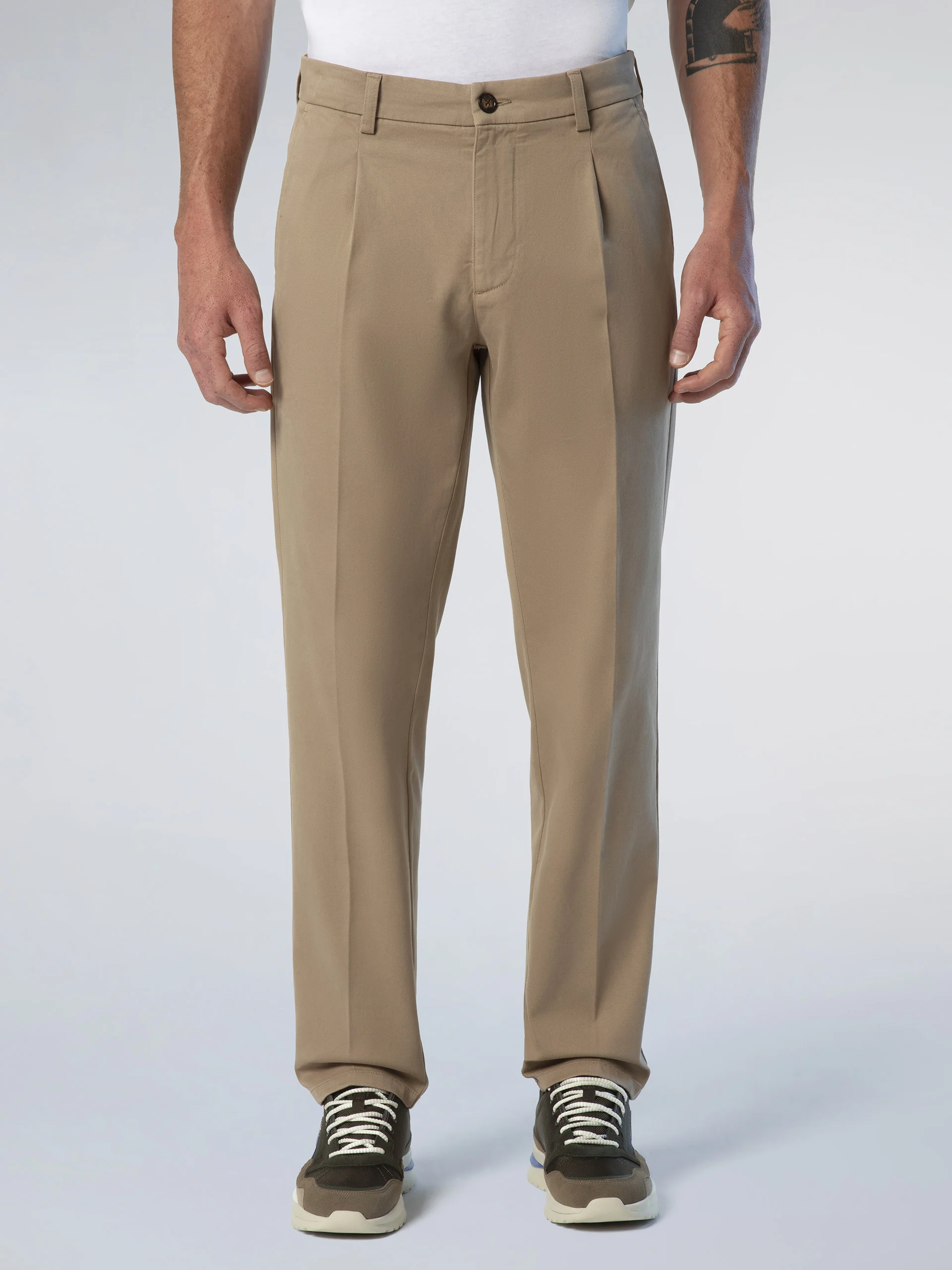 Defender pleated gabardine chinos