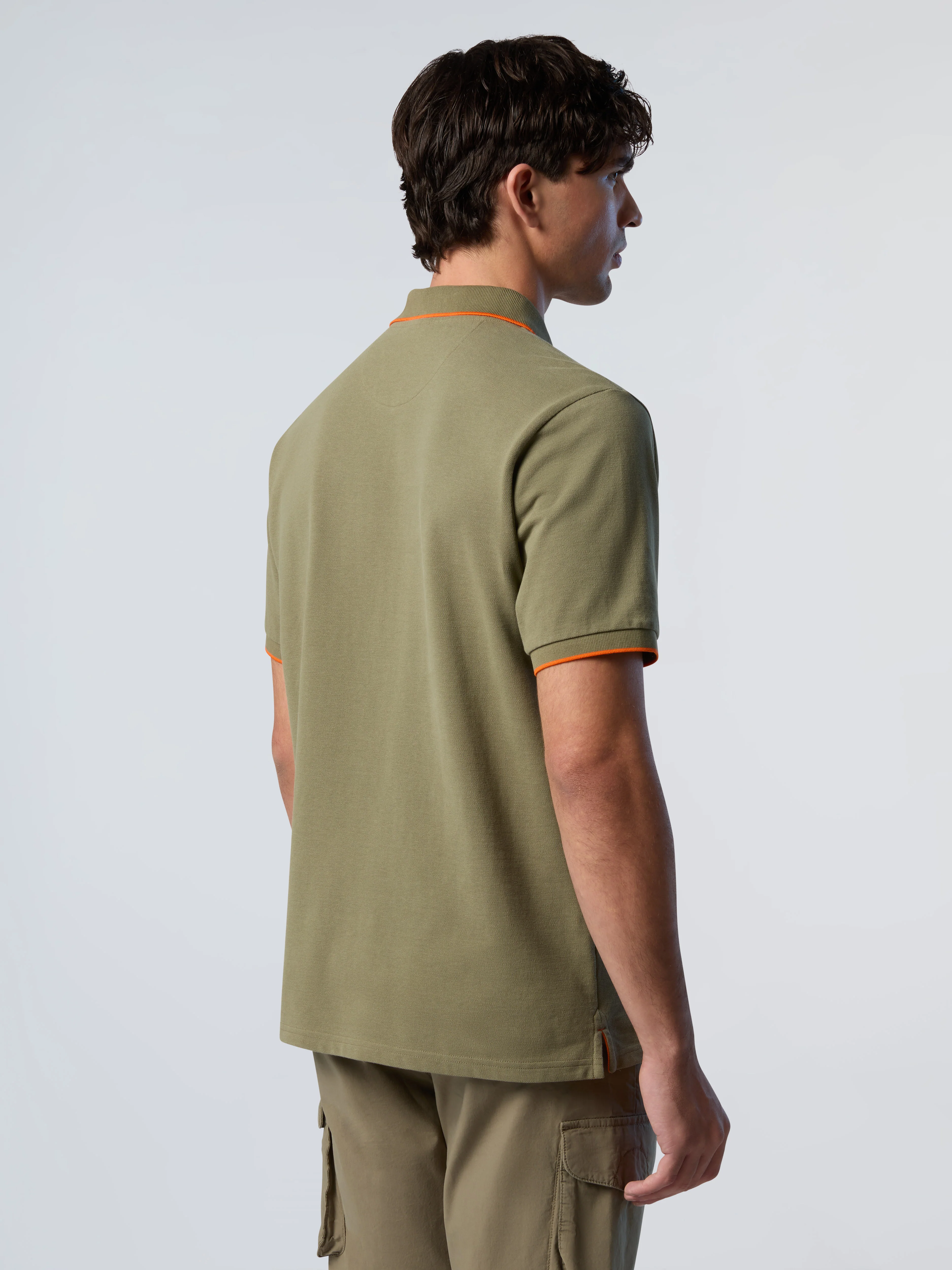 Polo shirt with contrast trims - Image 11
