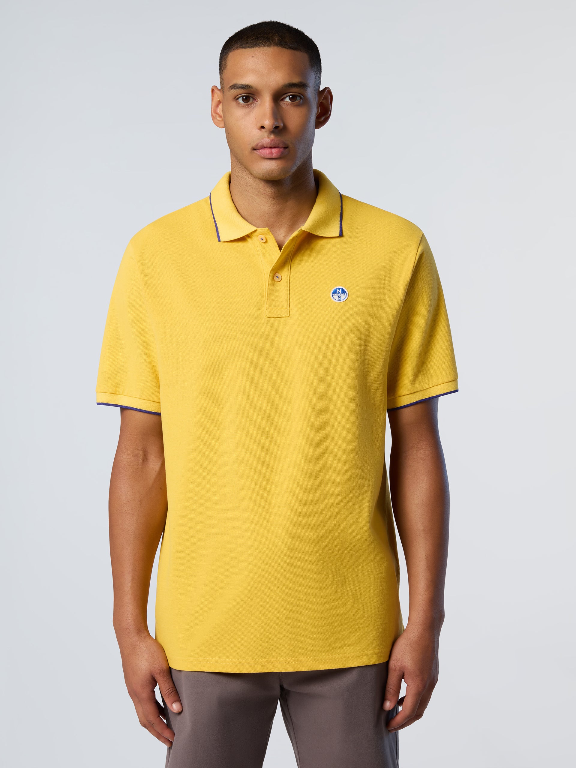 Polo shirt with contrast trims - Image 21