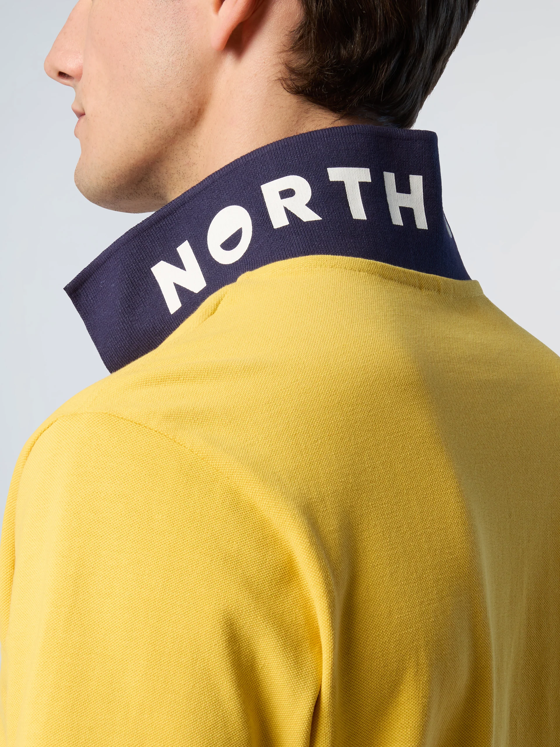 Polo shirt with contrast trims - Image 21