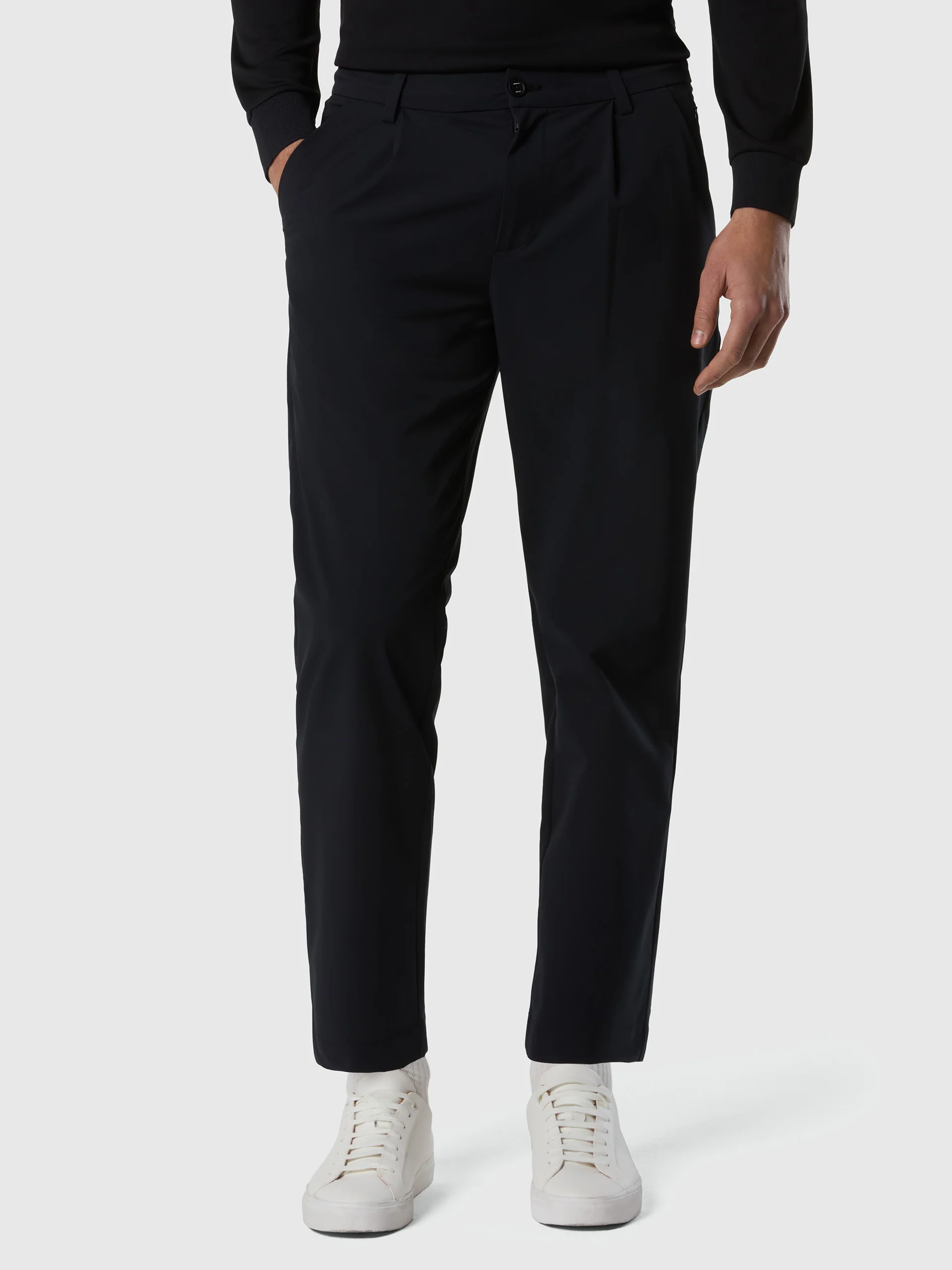 Pleated SOLOTEX® chinos - Image 6
