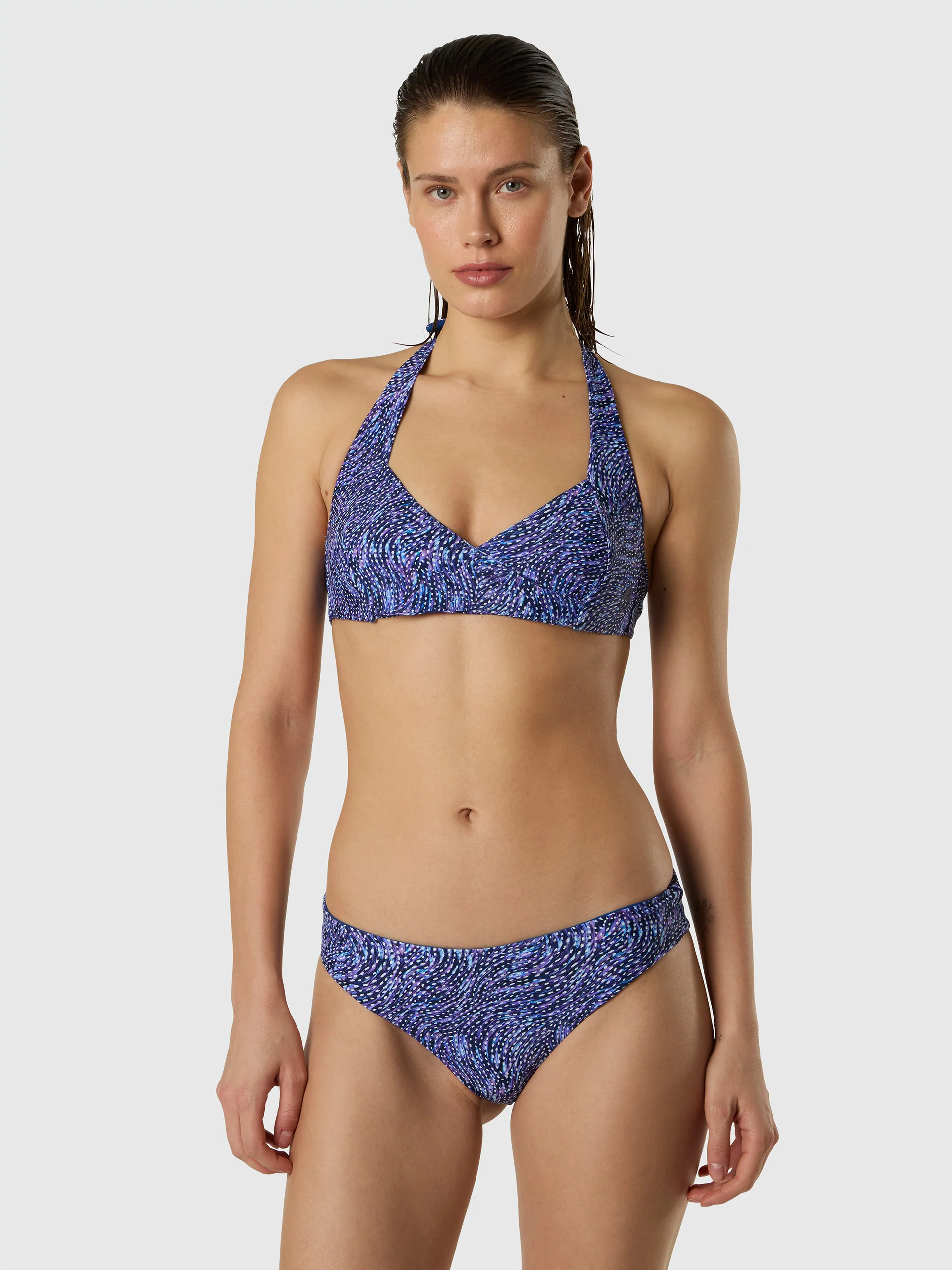 Reversible bikini briefs