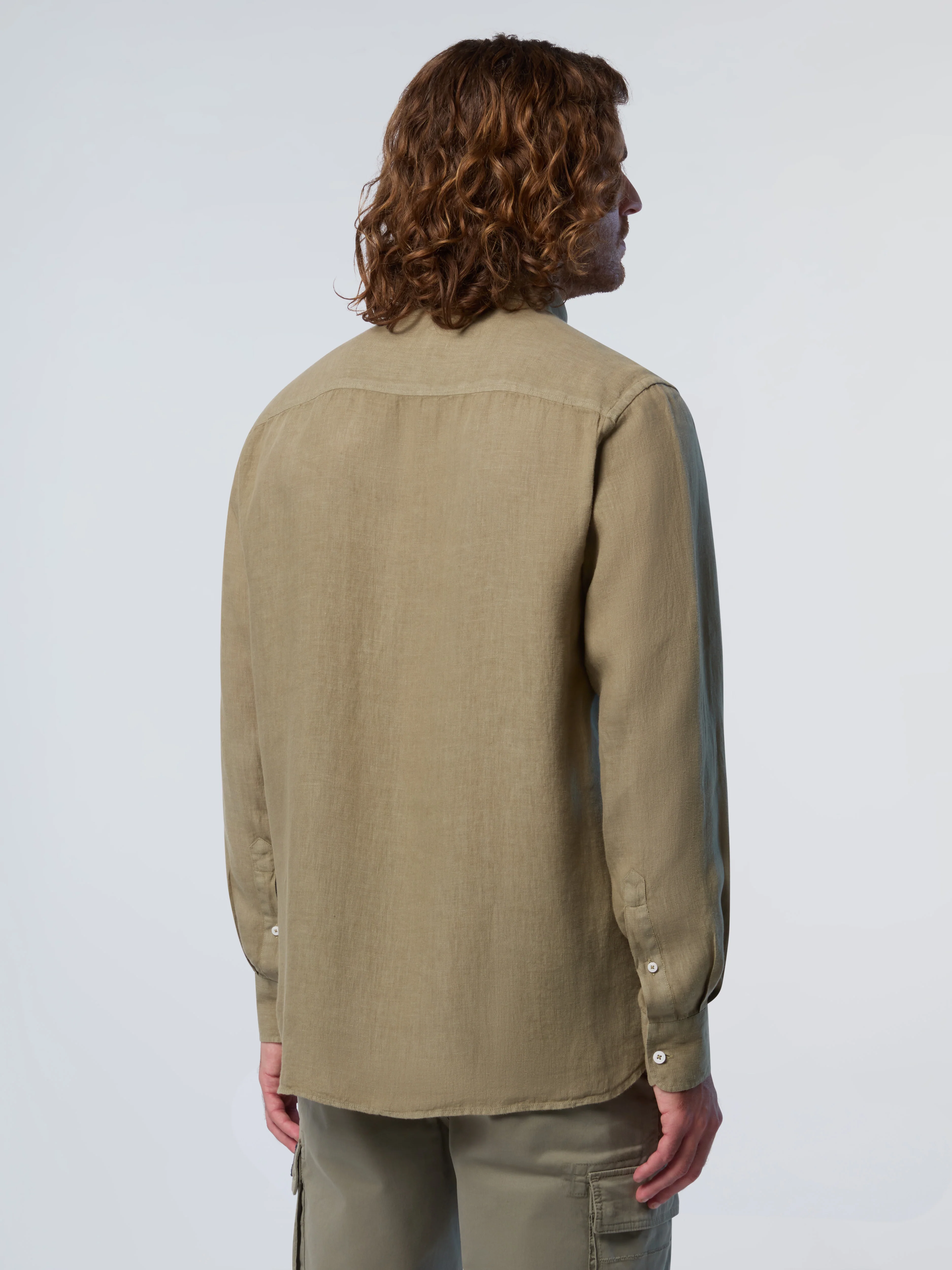 Linen shirt with corozo buttons - Image 4