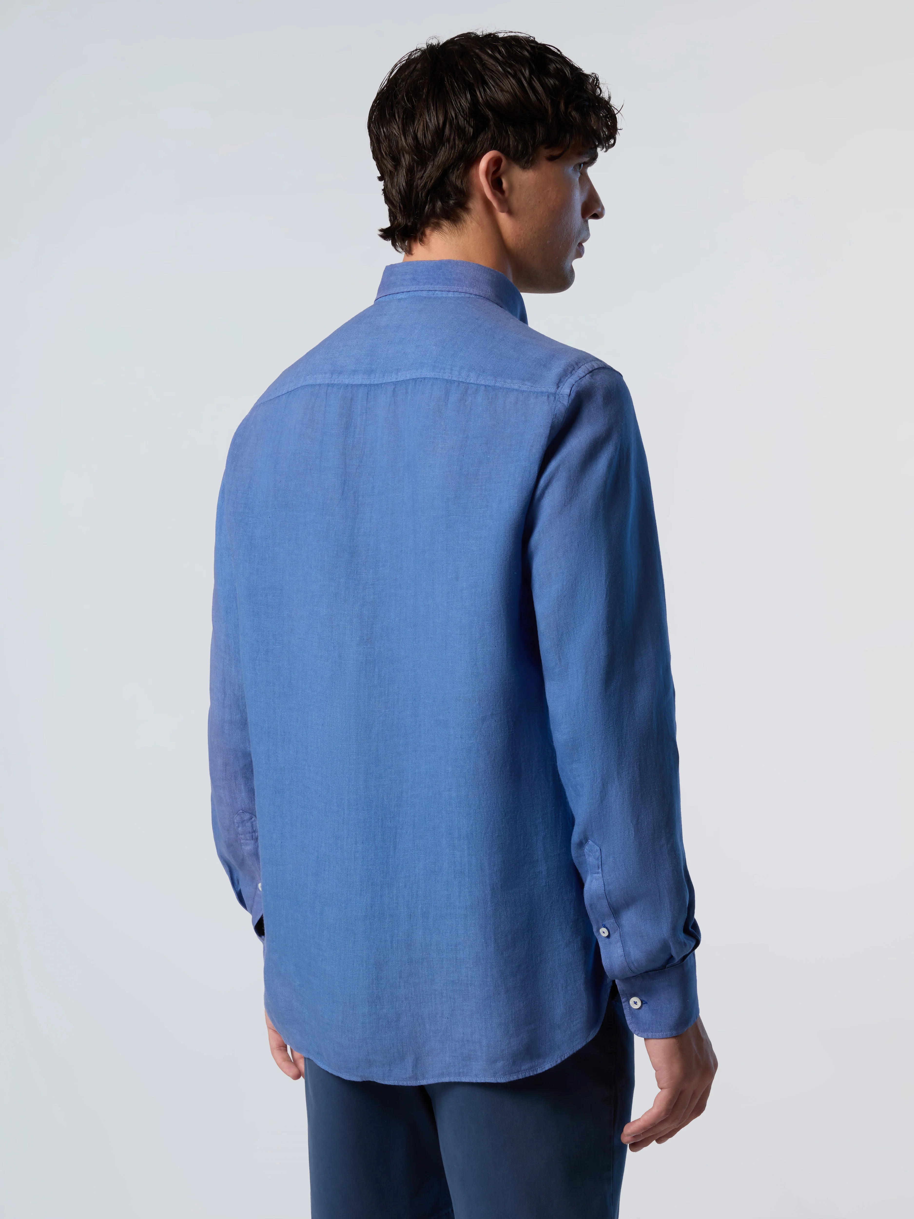 Linen shirt with corozo buttons - Image 10