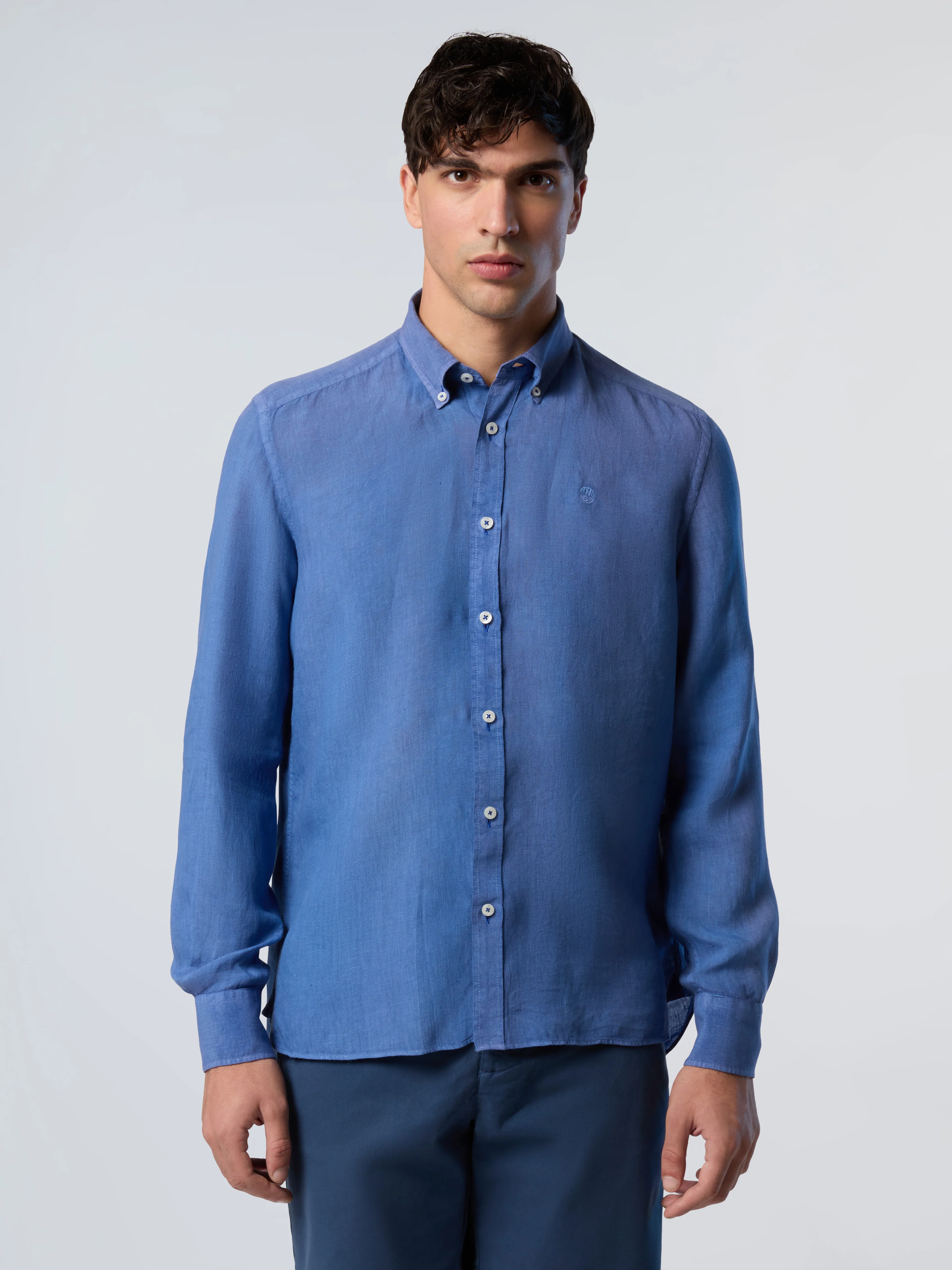 Linen shirt with corozo buttons - Image 7