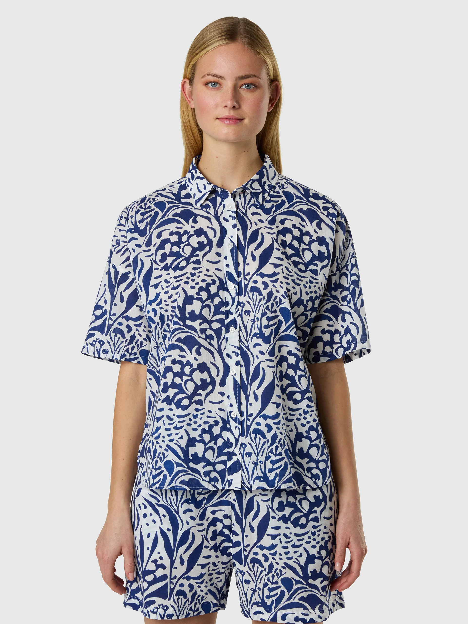 Muslin shirt with coral print