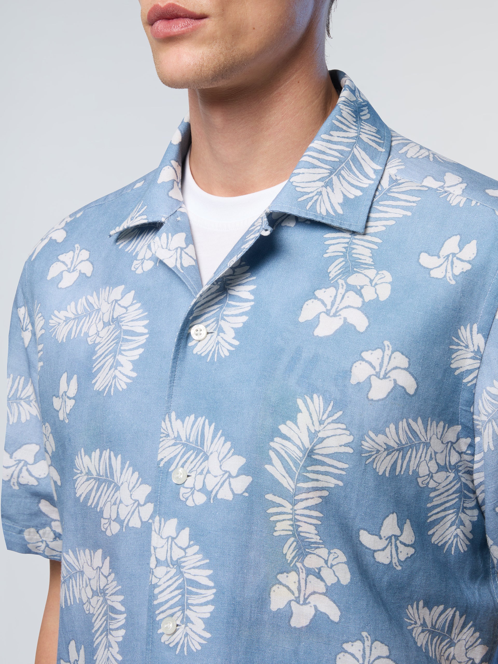 Bowling shirt with tropical print - Image 12