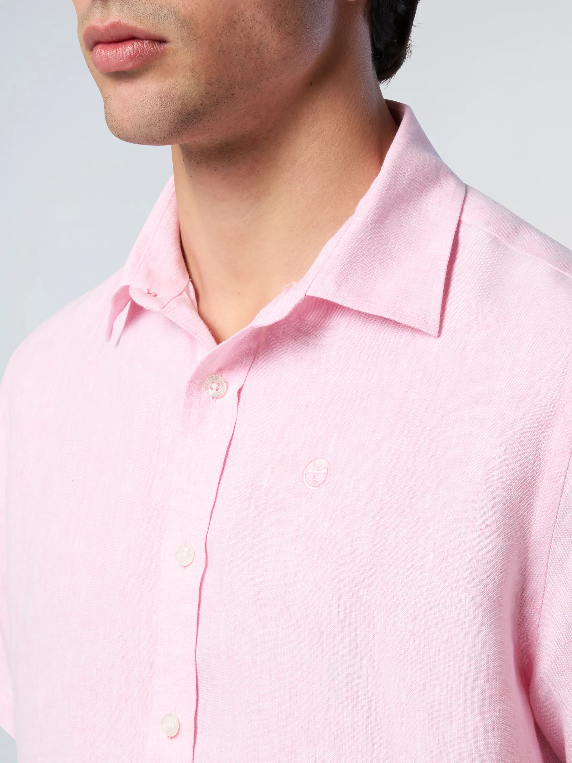 Short-sleeved linen shirt - Image 12