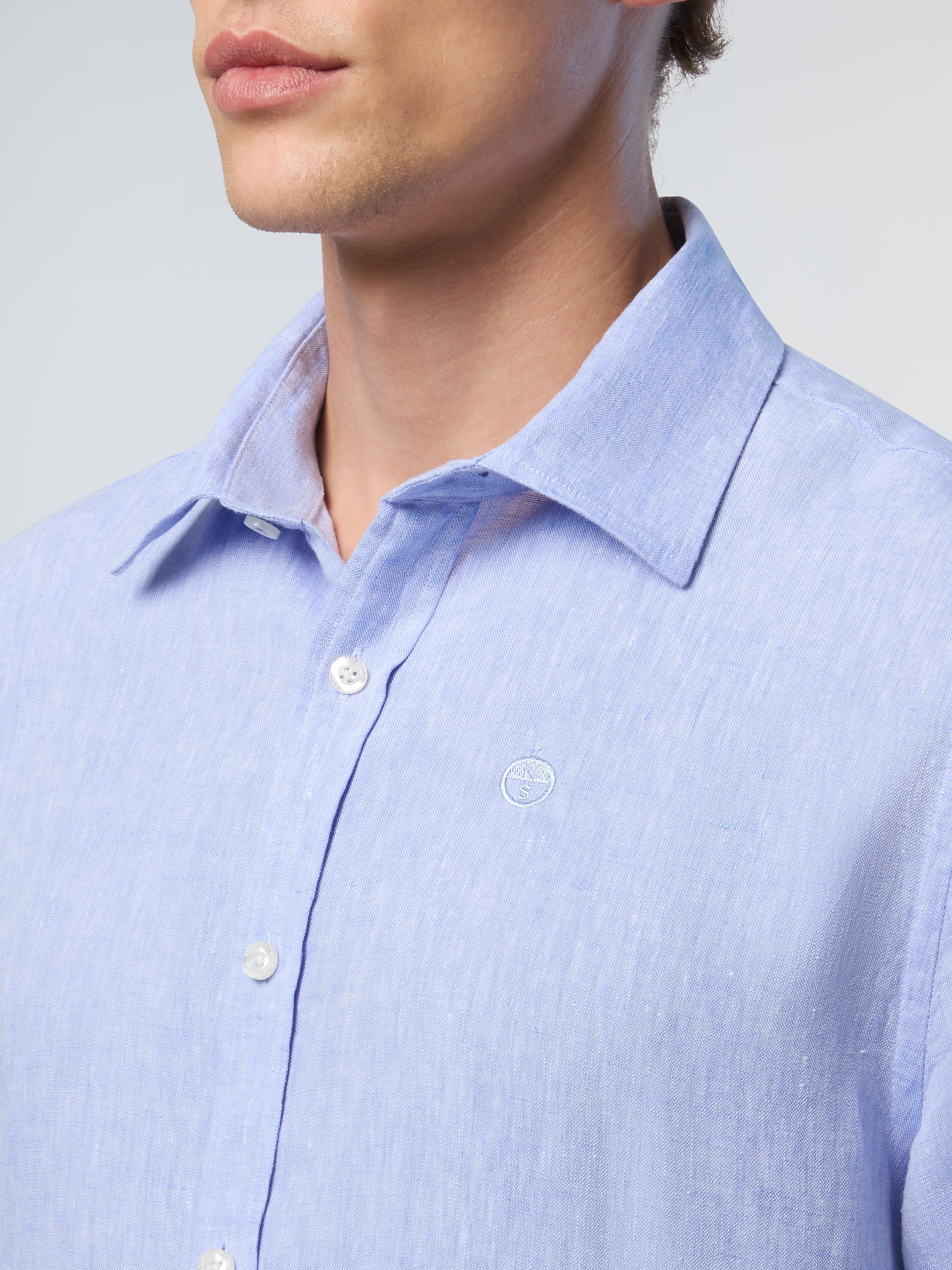 Short-sleeved linen shirt - Image 18