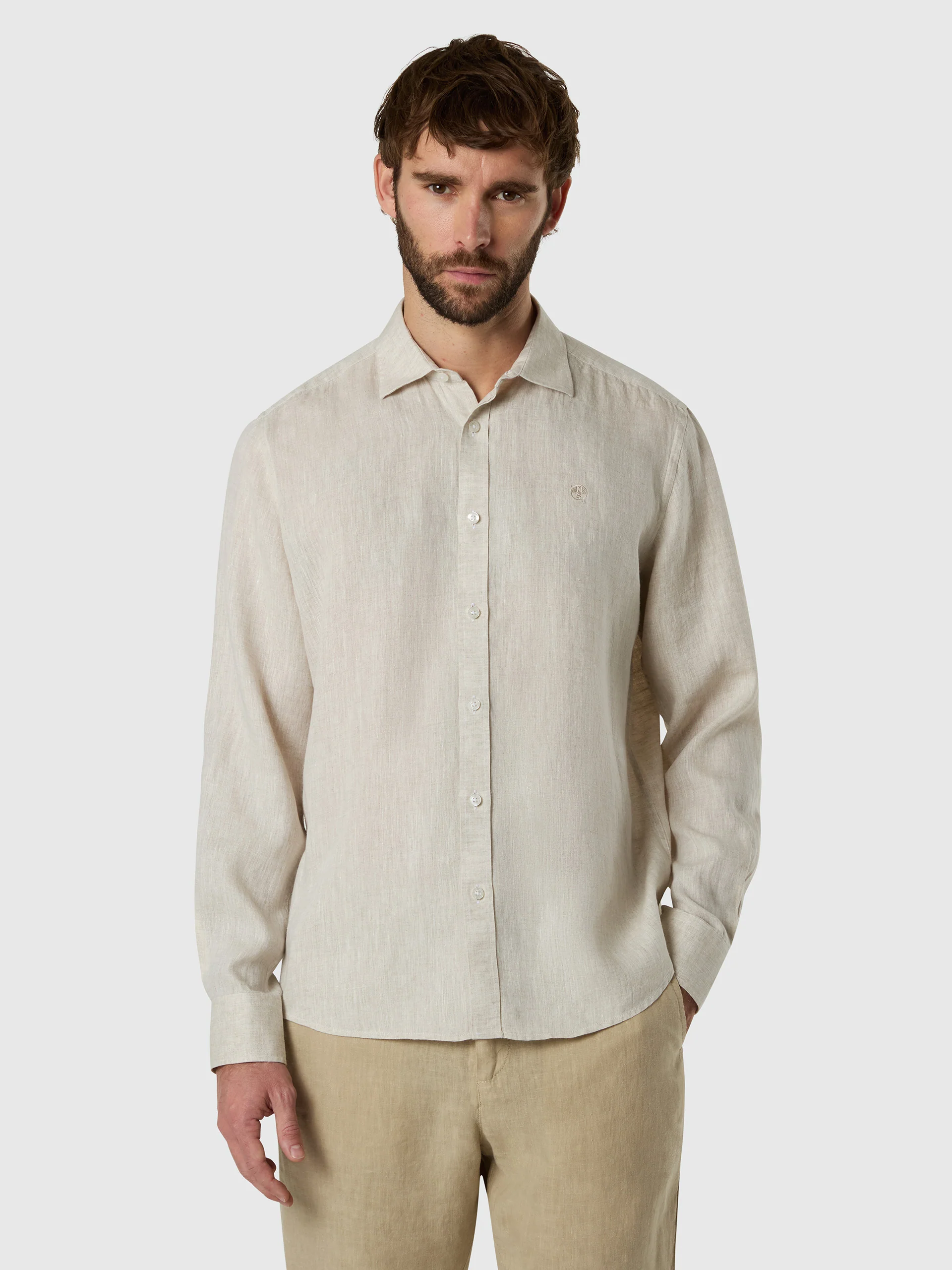 Long-sleeved linen shirt