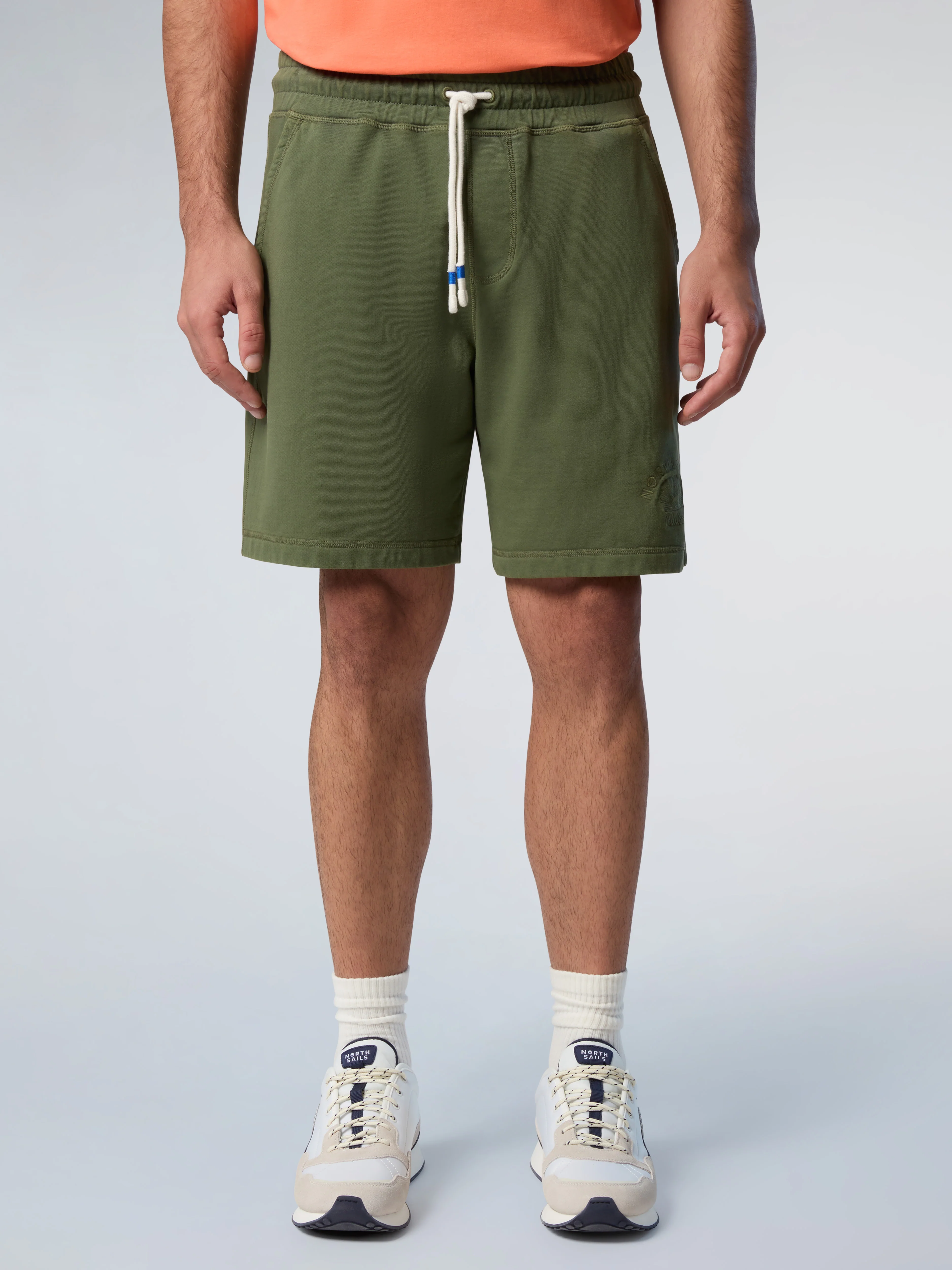 Sweat shorts with leg print