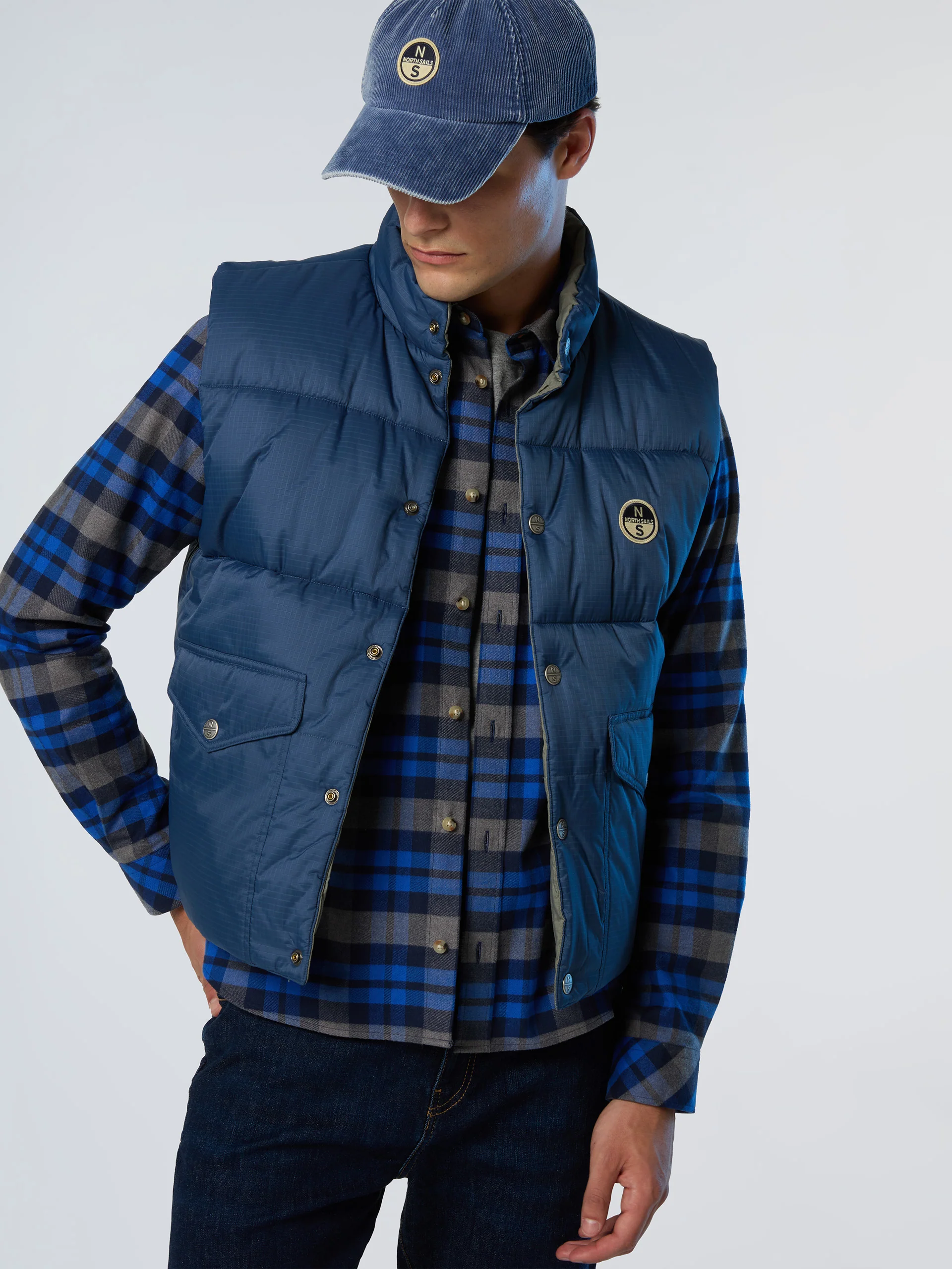 Shot Reversible Vest - Image 20