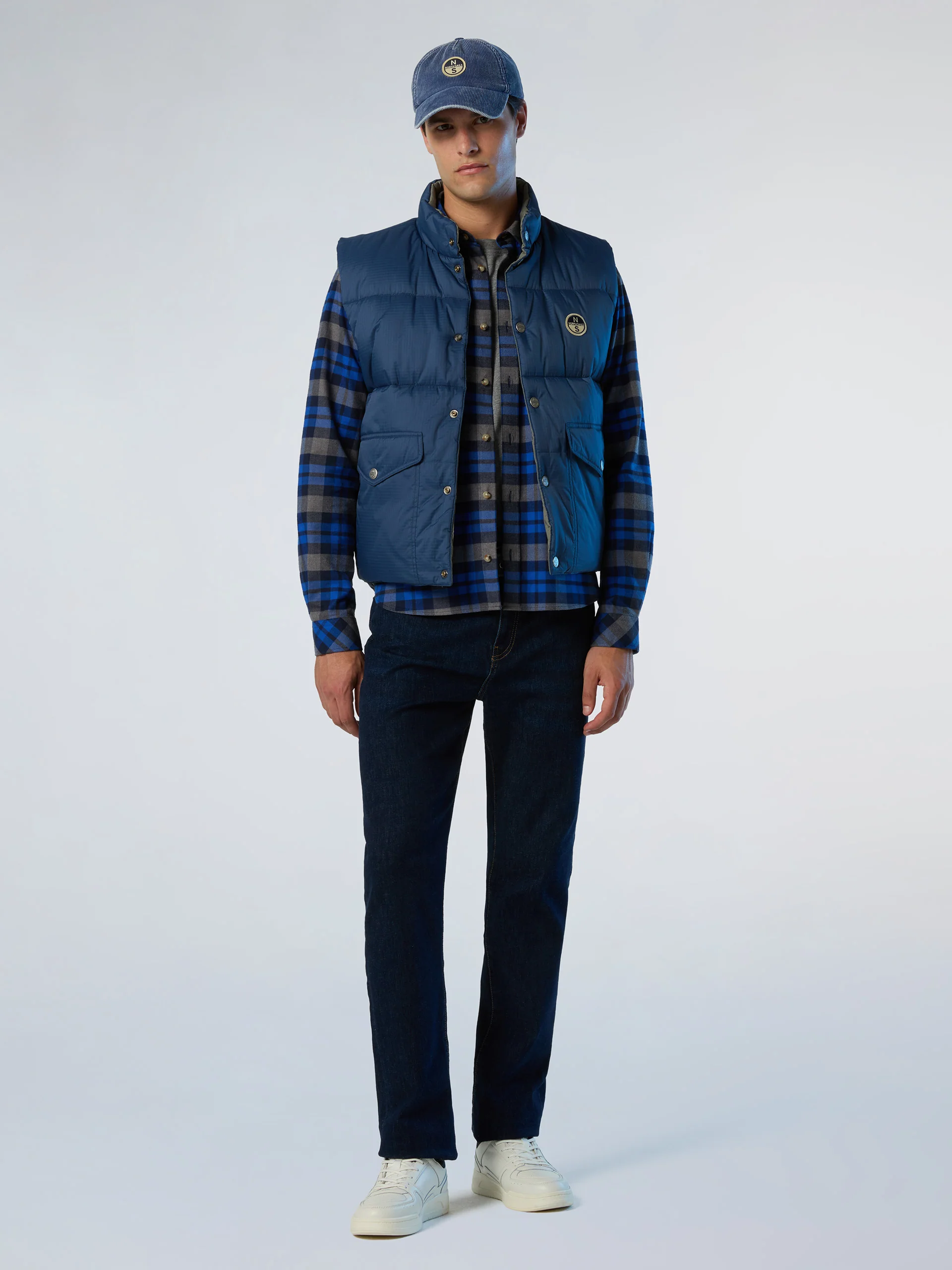 Shot Reversible Vest - Image 23