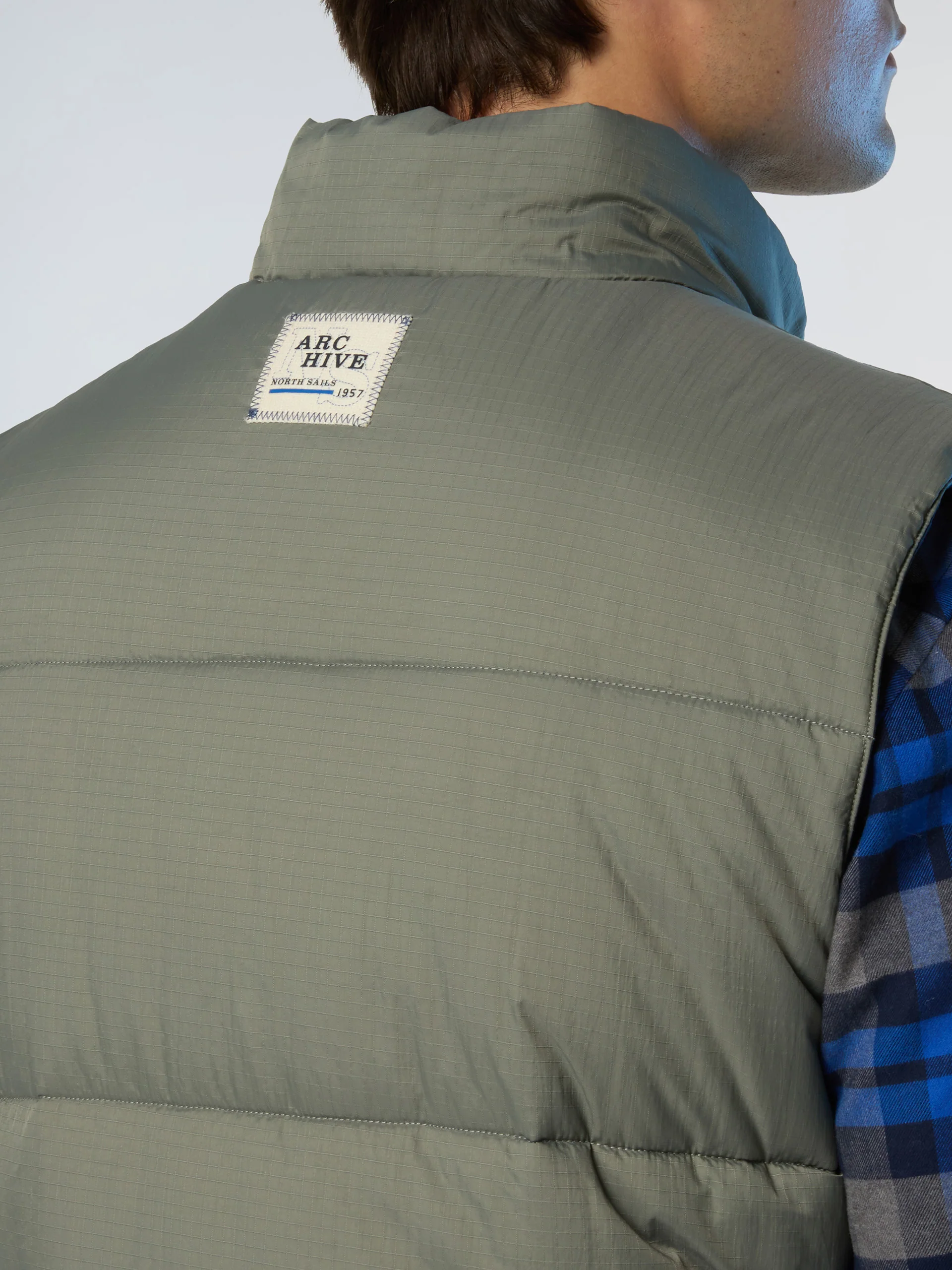 Shot Reversible Vest - Image 27