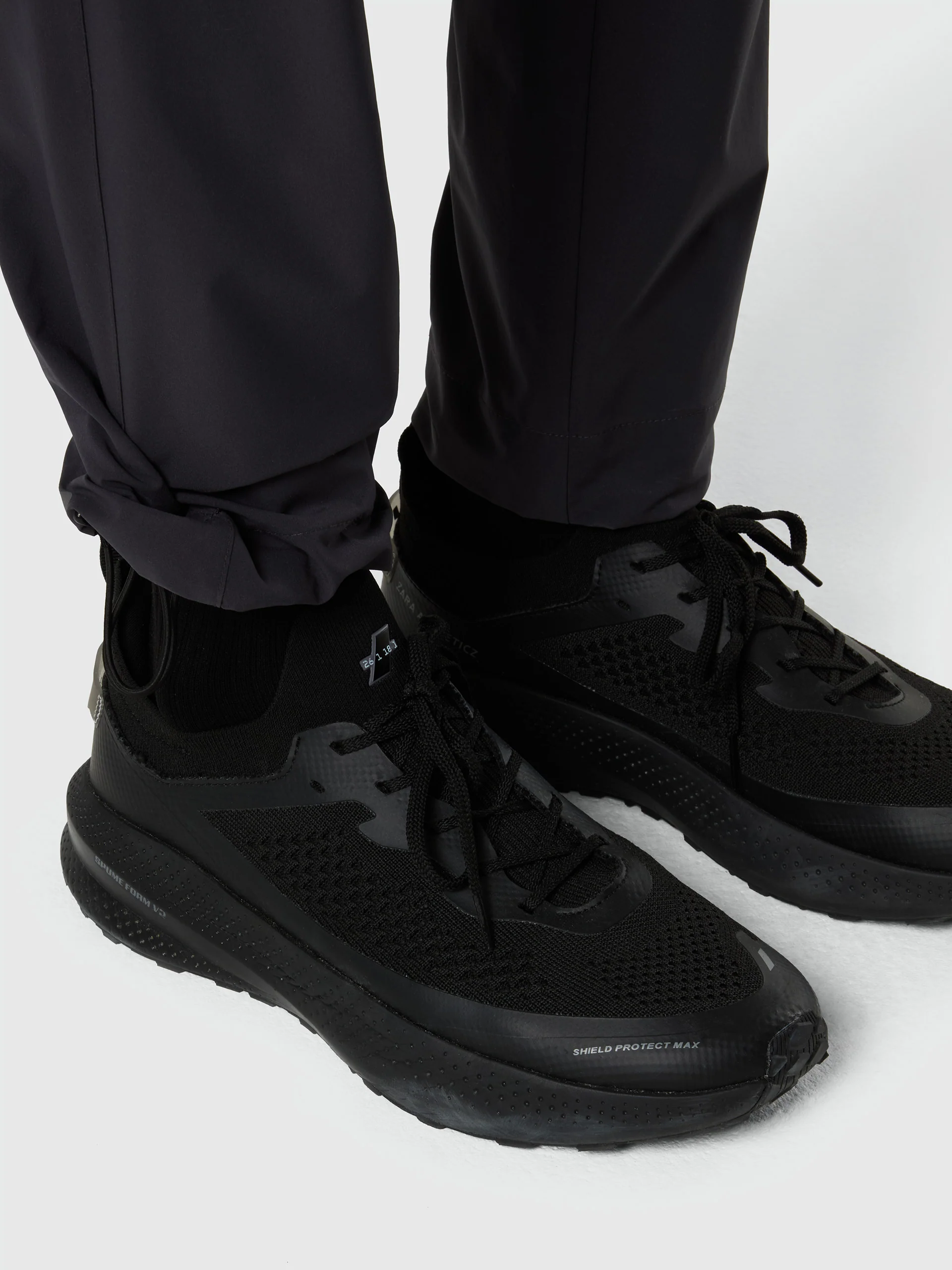 Packable SOLOTEX® chinos - Image 15