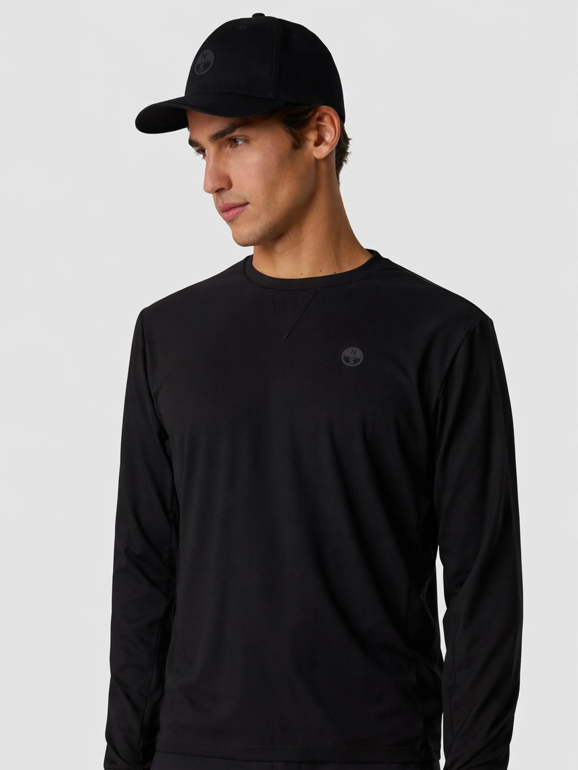 Long-sleeved T-shirt with UV protection - Image 19