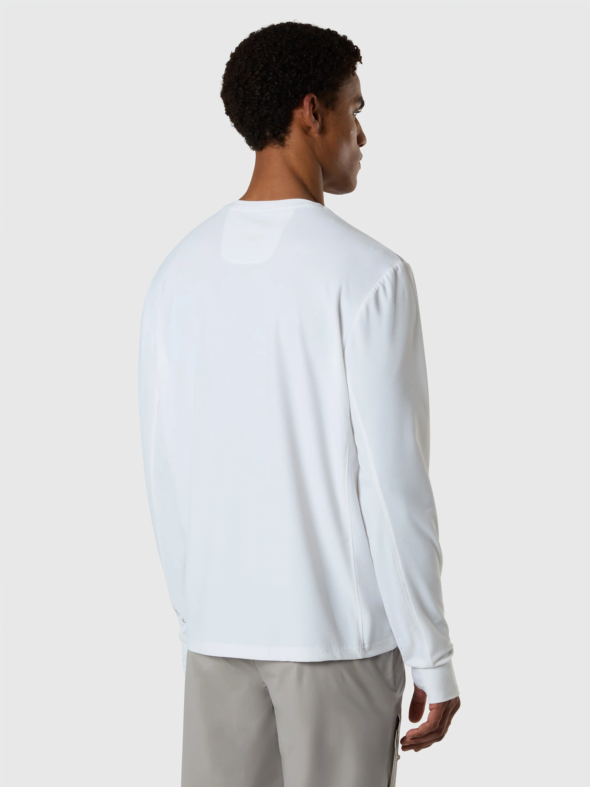 Long-sleeved T-shirt with UV protection - Image 4