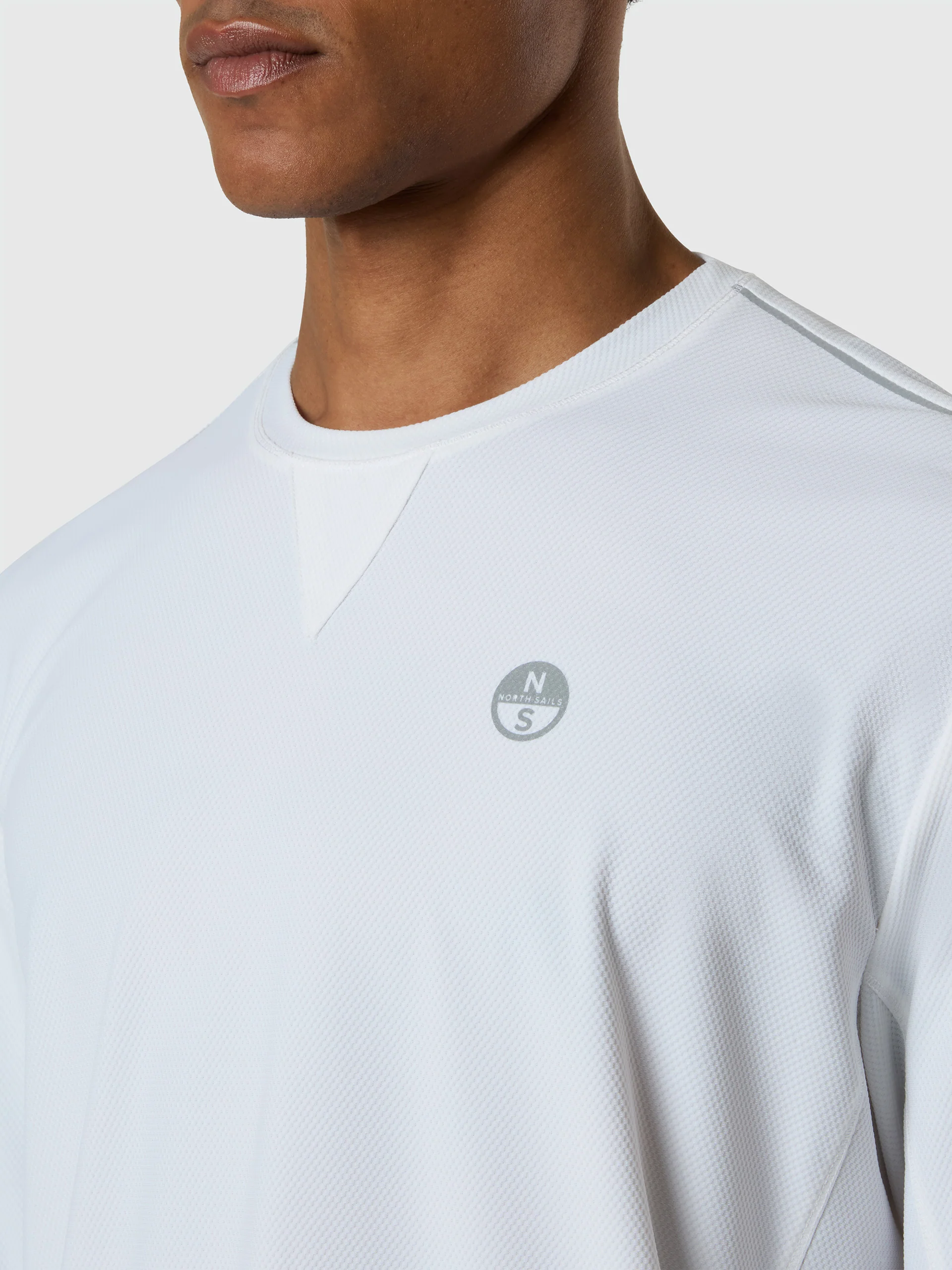 Long-sleeved T-shirt with UV protection - Image 6