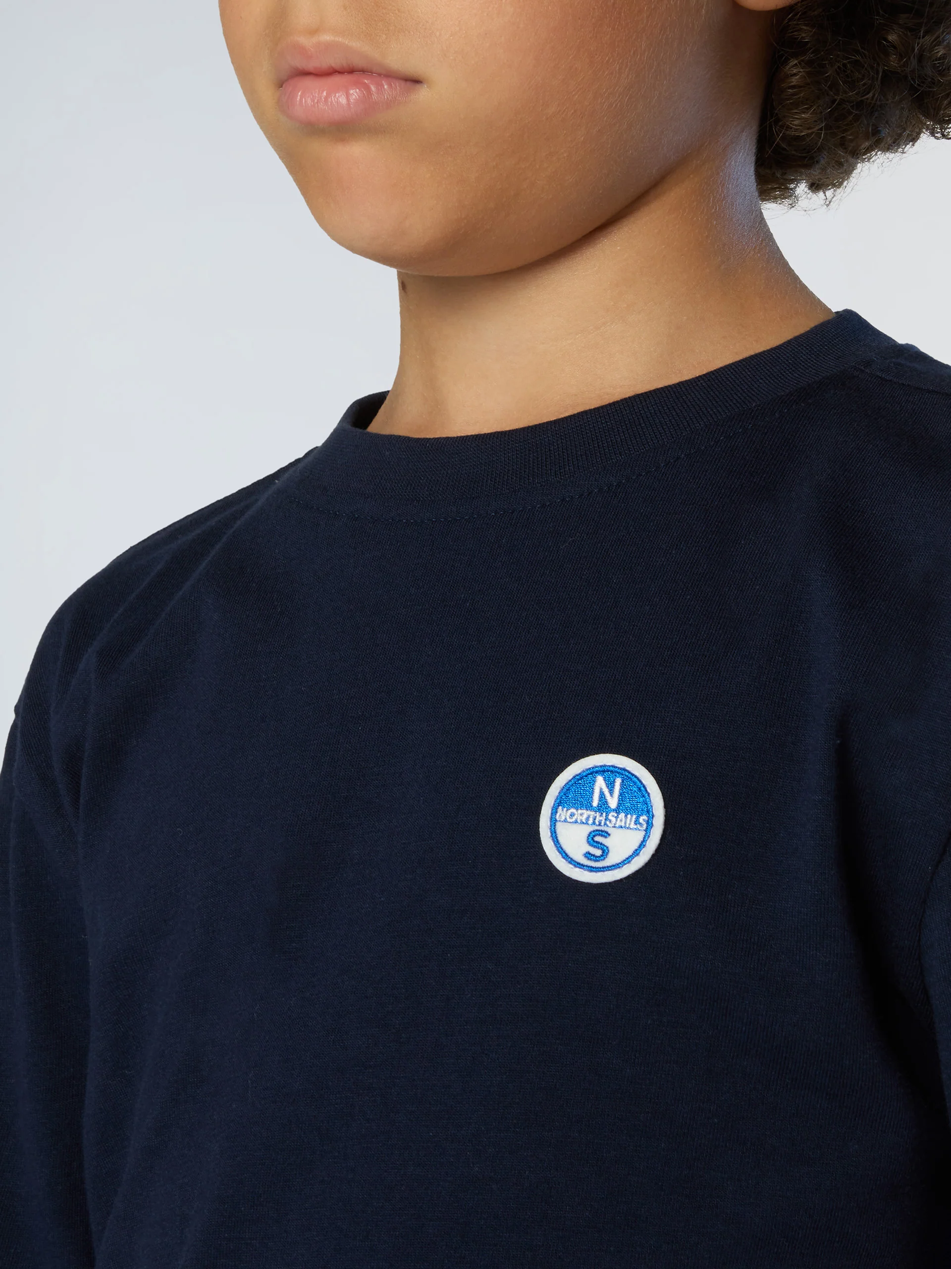 Long-sleeved T-shirt with logo patch - Image 12