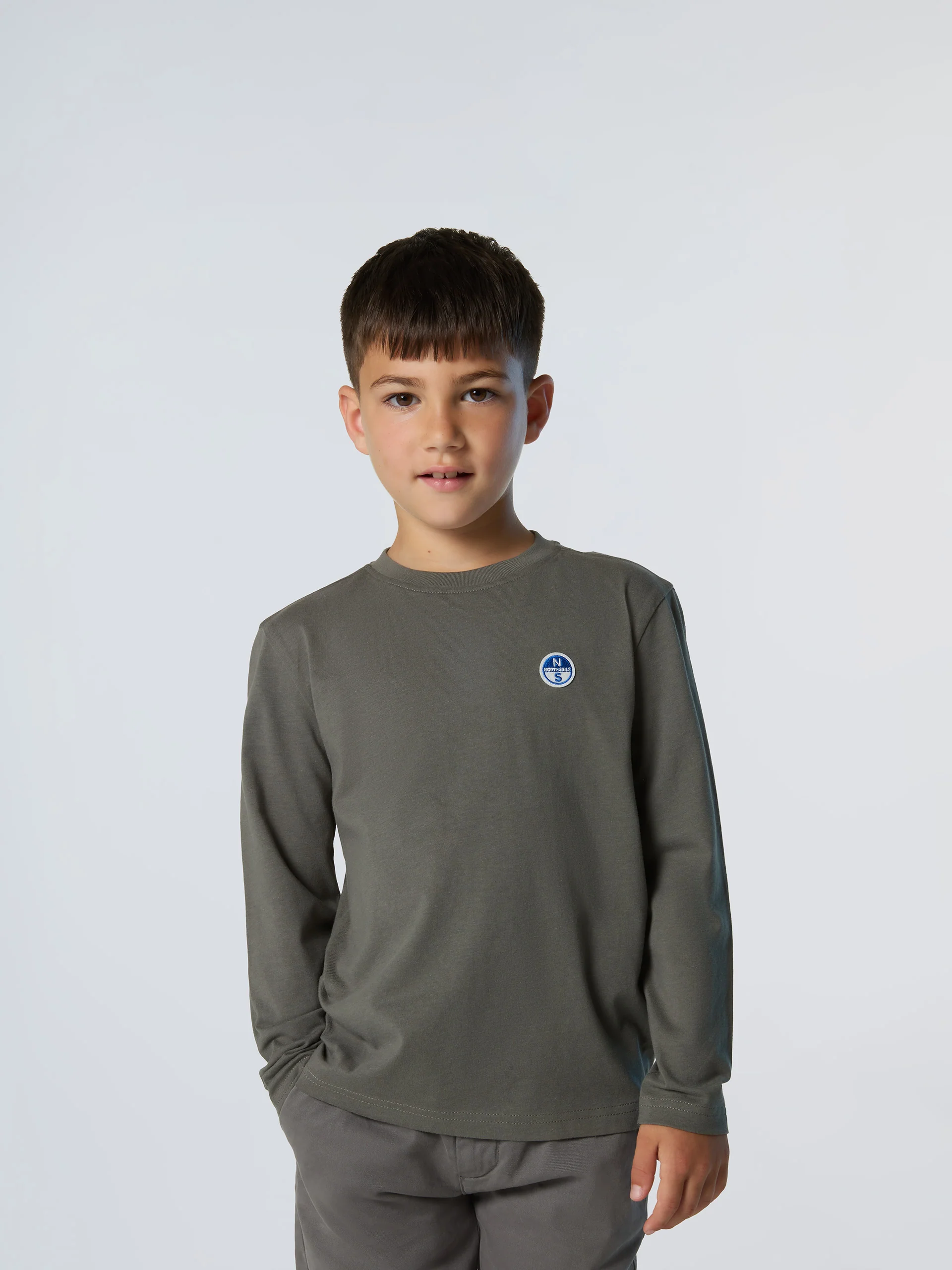 Long-sleeved T-shirt with logo patch - Image 13