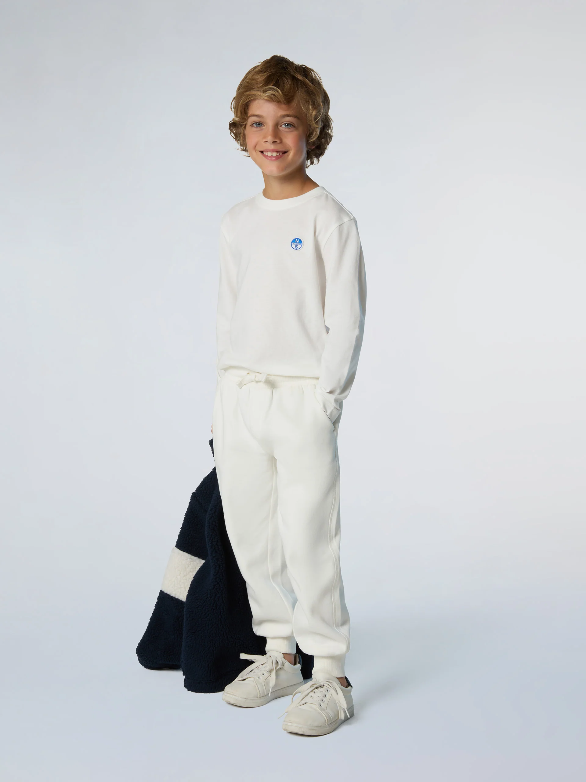 Long-sleeved T-shirt with logo patch - Image 5