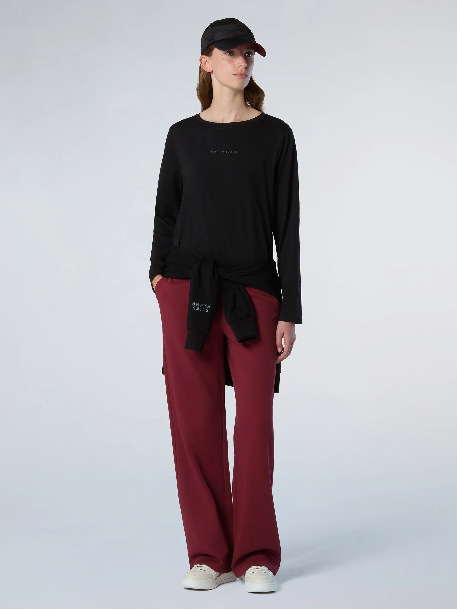 Long-sleeved T-shirt with raised logo - Image 23