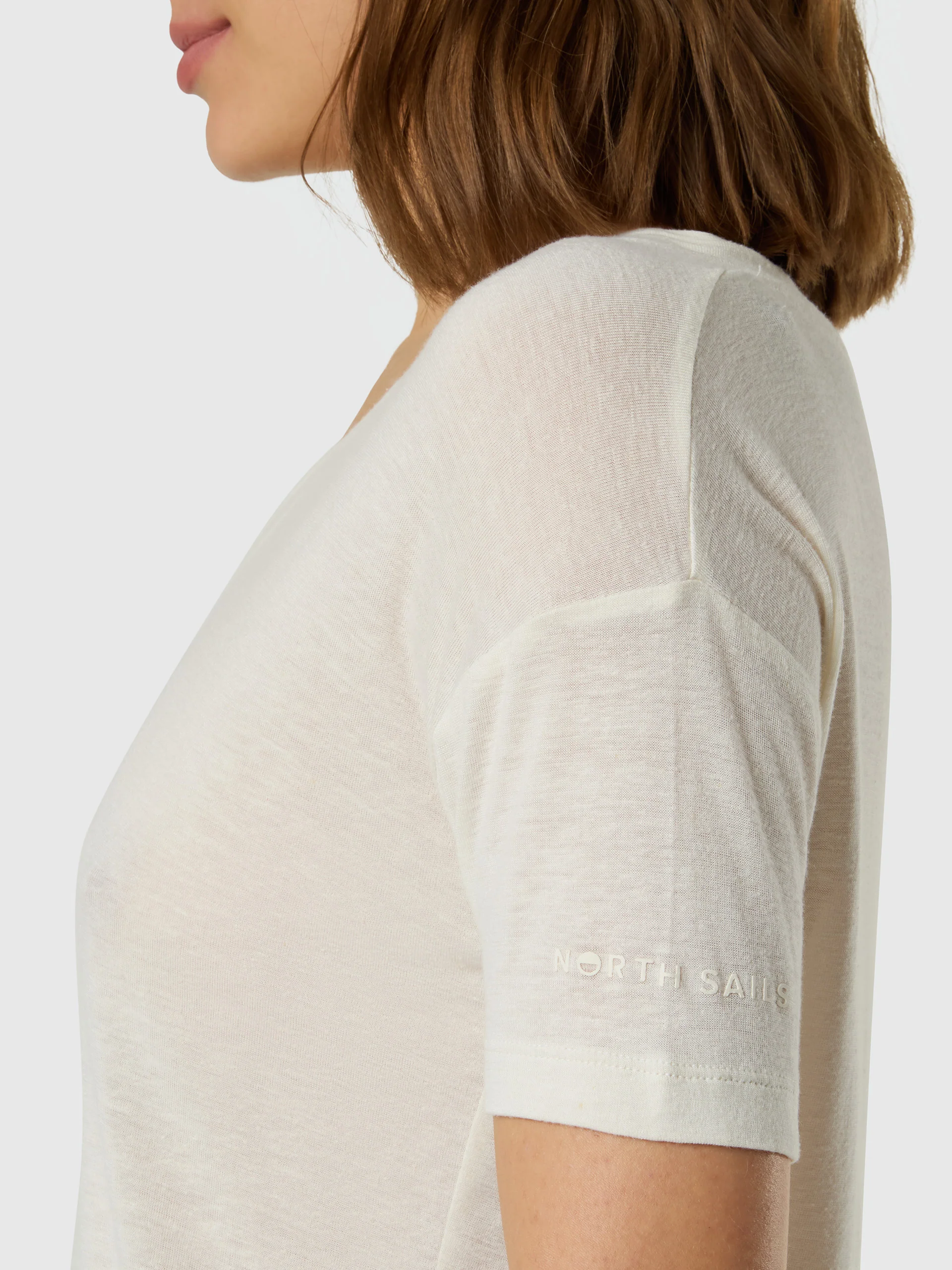 Viscose-linen V-neck T-shirt - Image 6