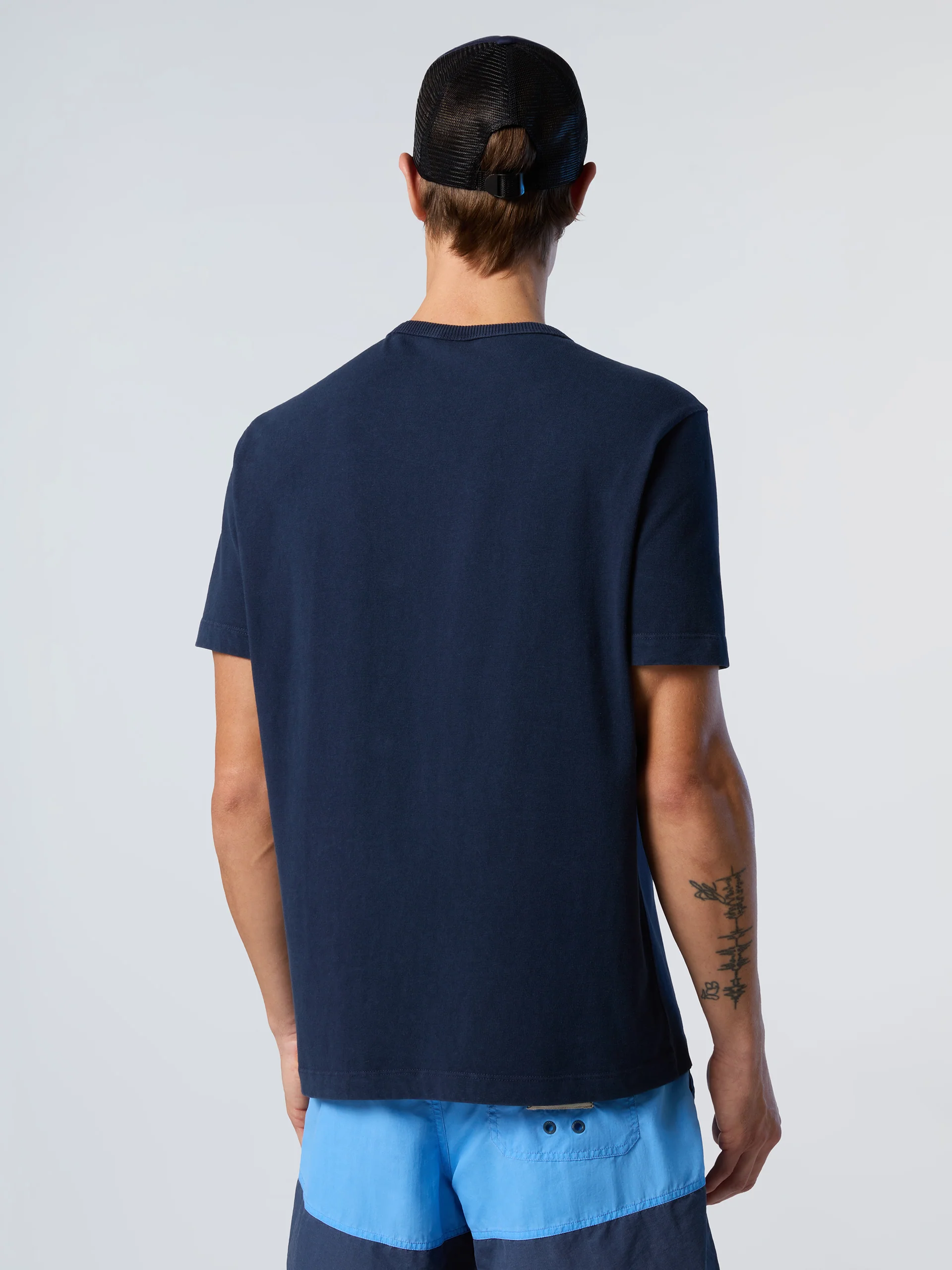 T-shirt with vintage wash - Image 15