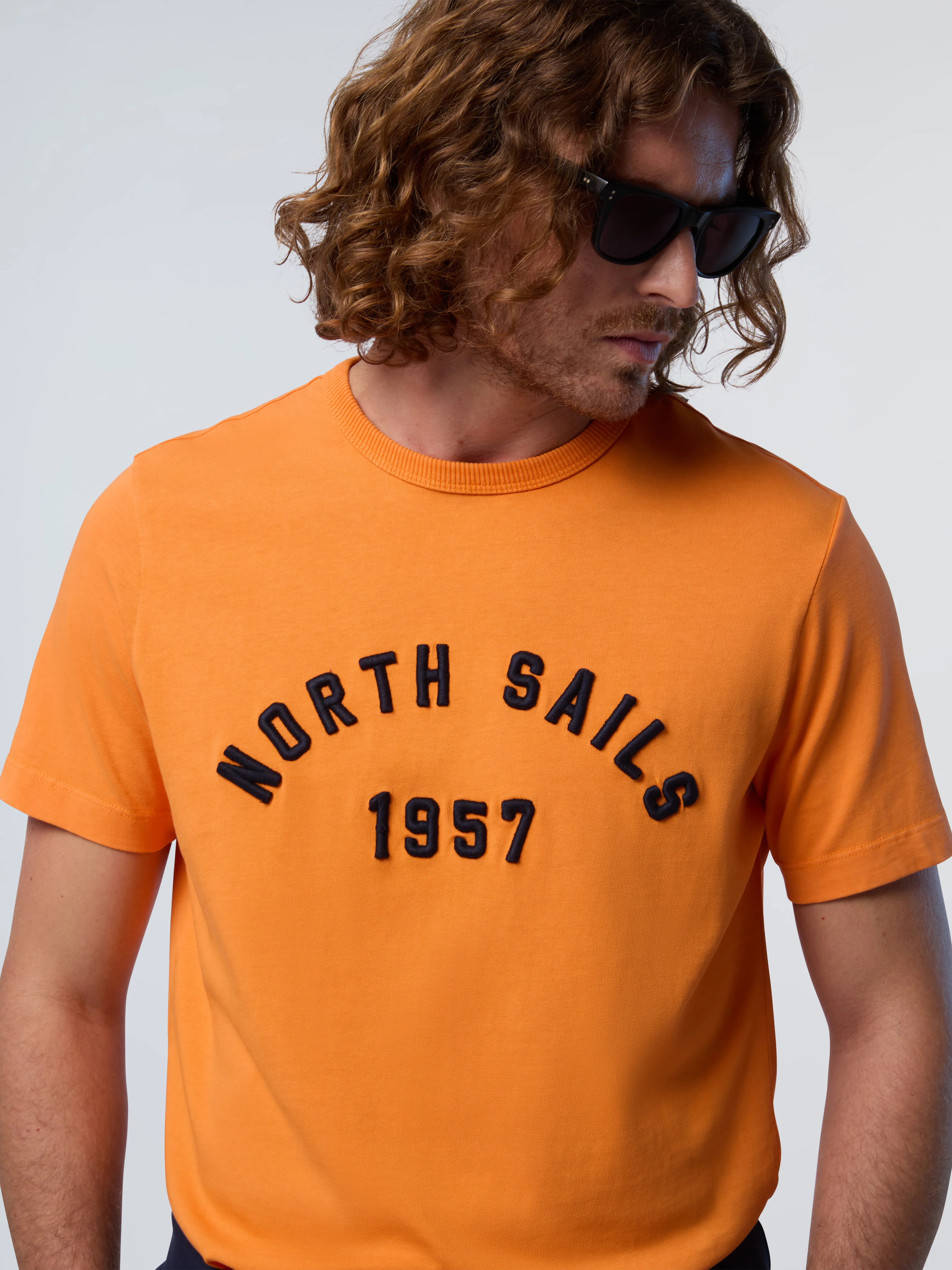 T-shirt with vintage wash - Image 8