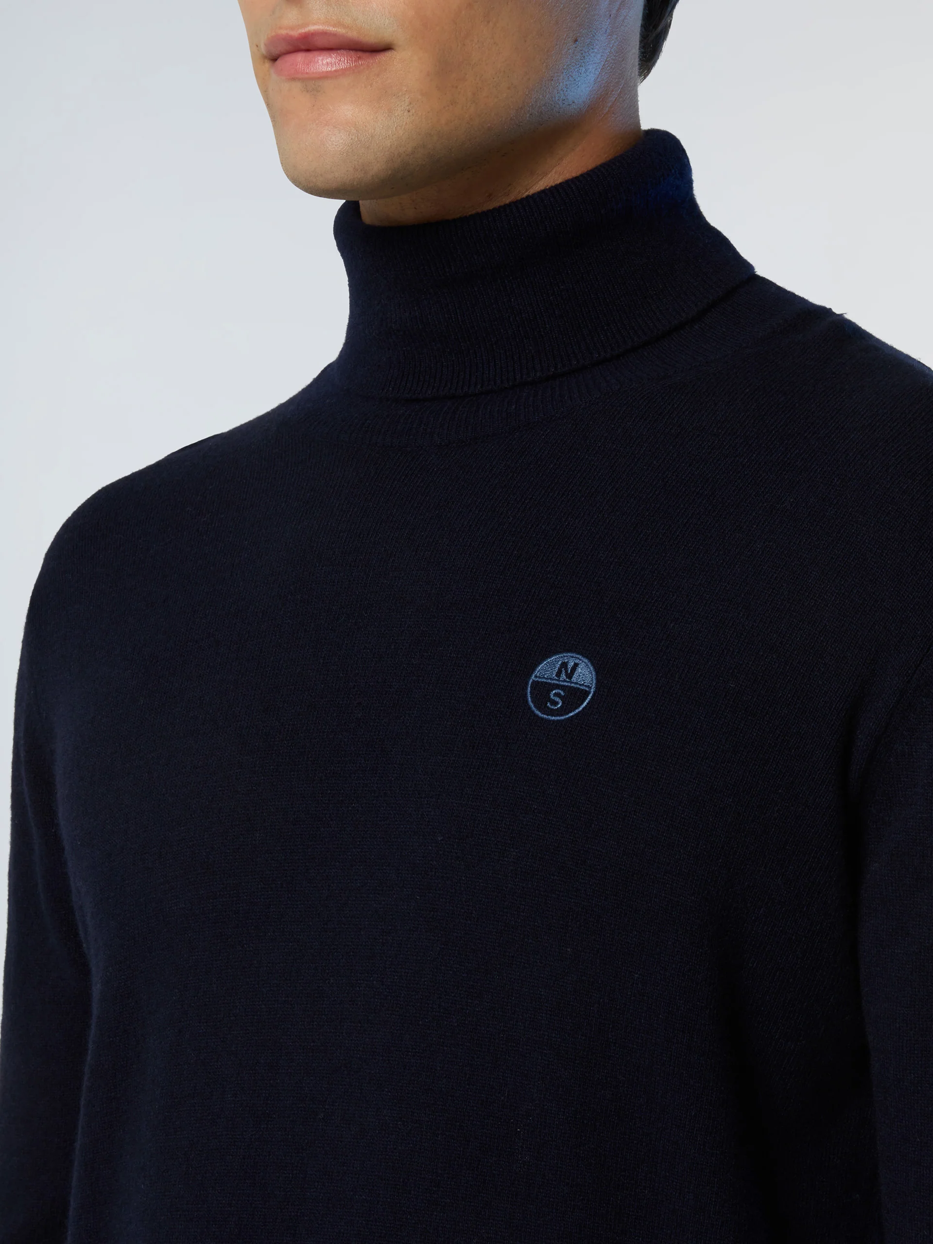 Cashmere blend turtle-neck sweater - Image 12