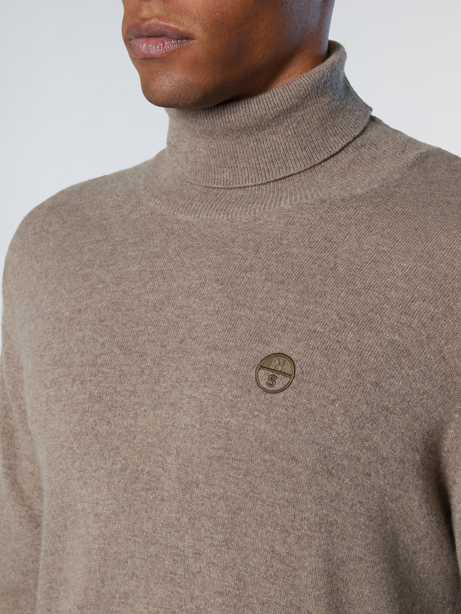 Cashmere blend turtle-neck sweater - Image 6