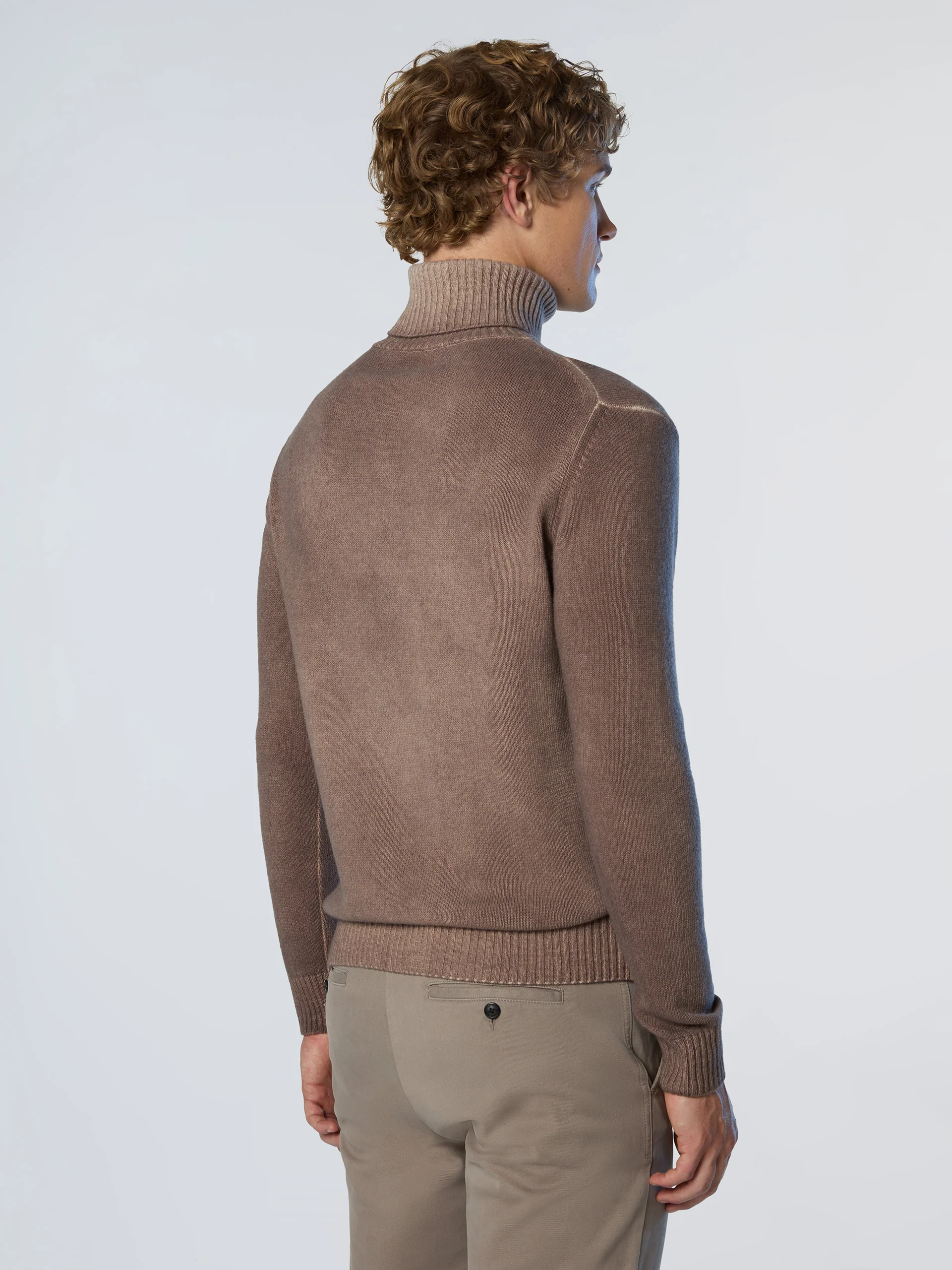 Faded turtle-neck sweater - Image 10