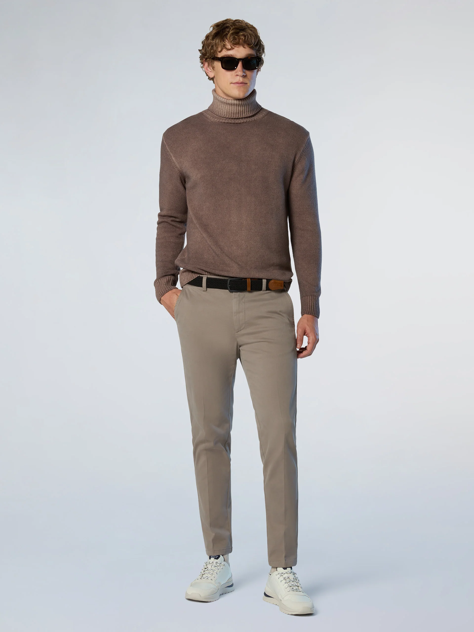 Faded turtle-neck sweater - Image 11