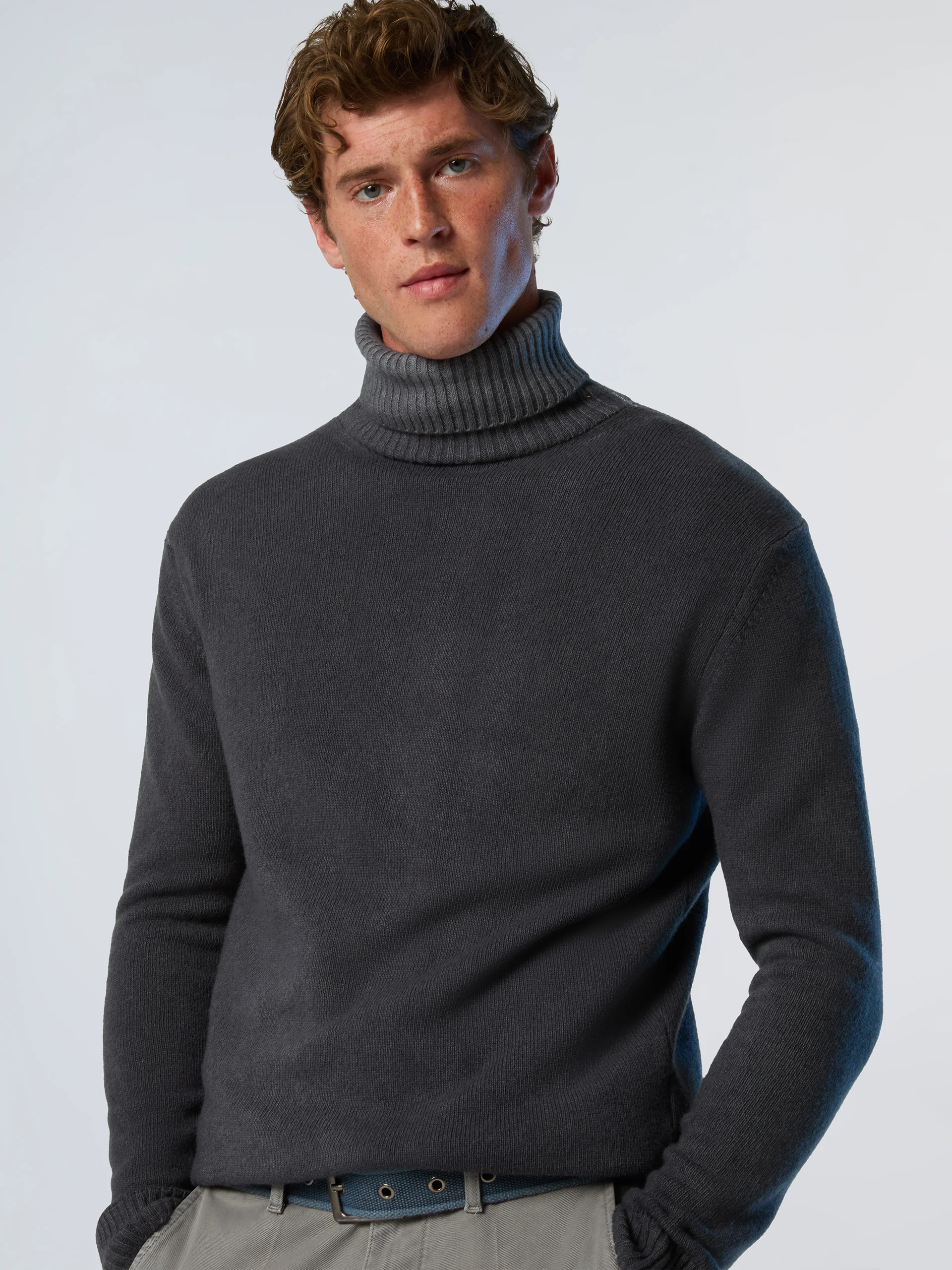 Faded turtle-neck sweater - Image 14