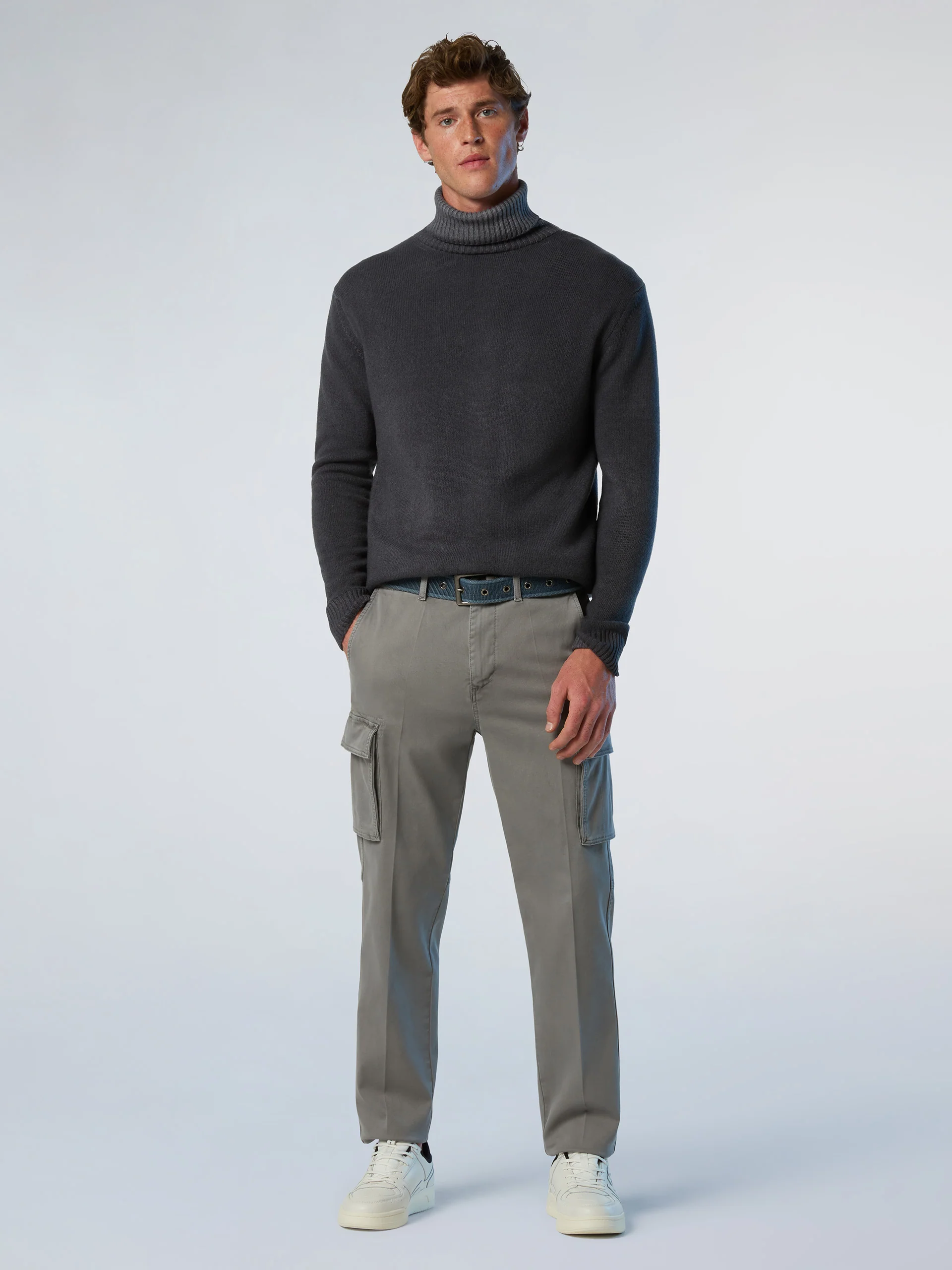 Faded turtle-neck sweater - Image 17