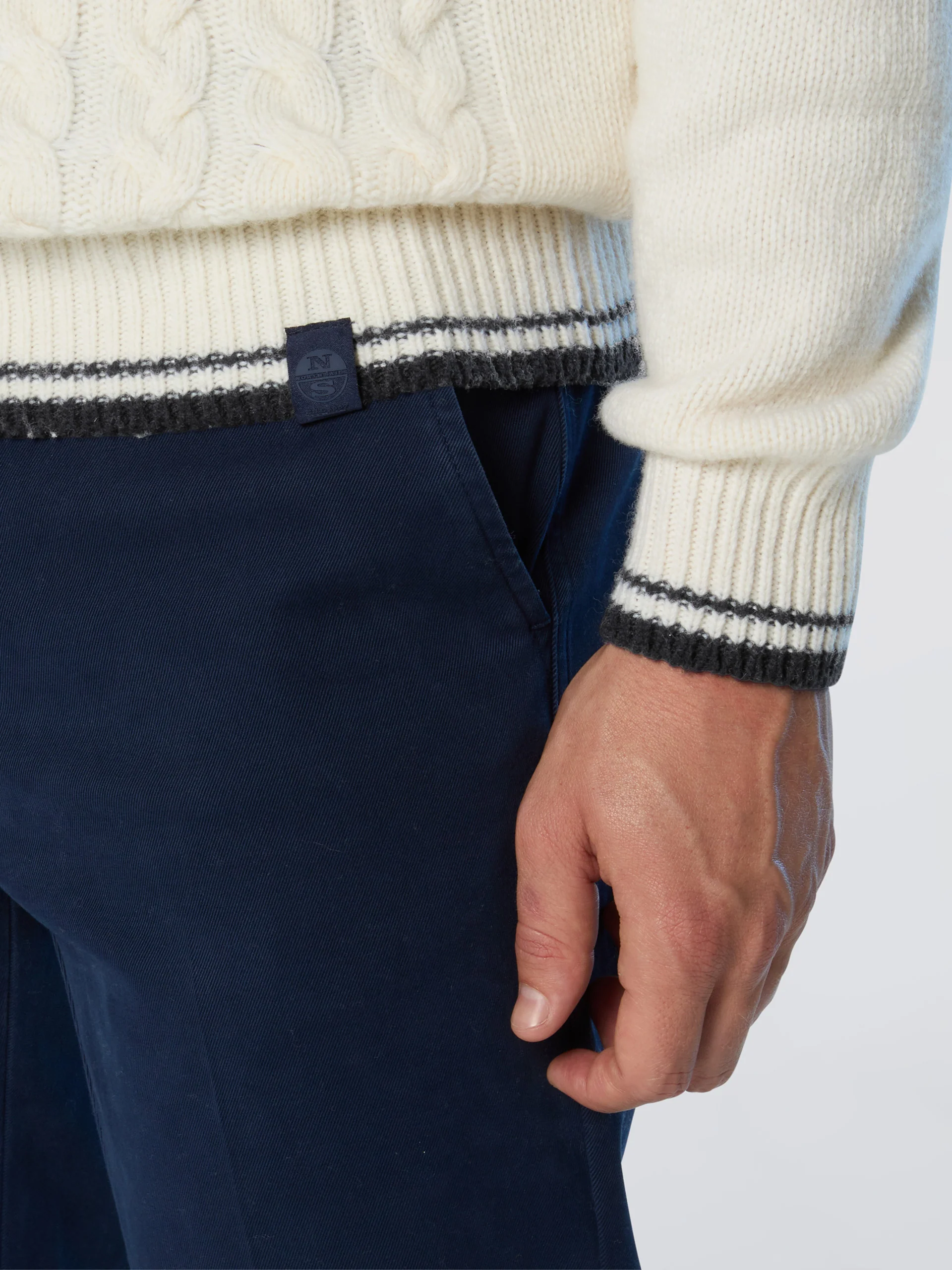 Sweater with cable-knit front - Image 13