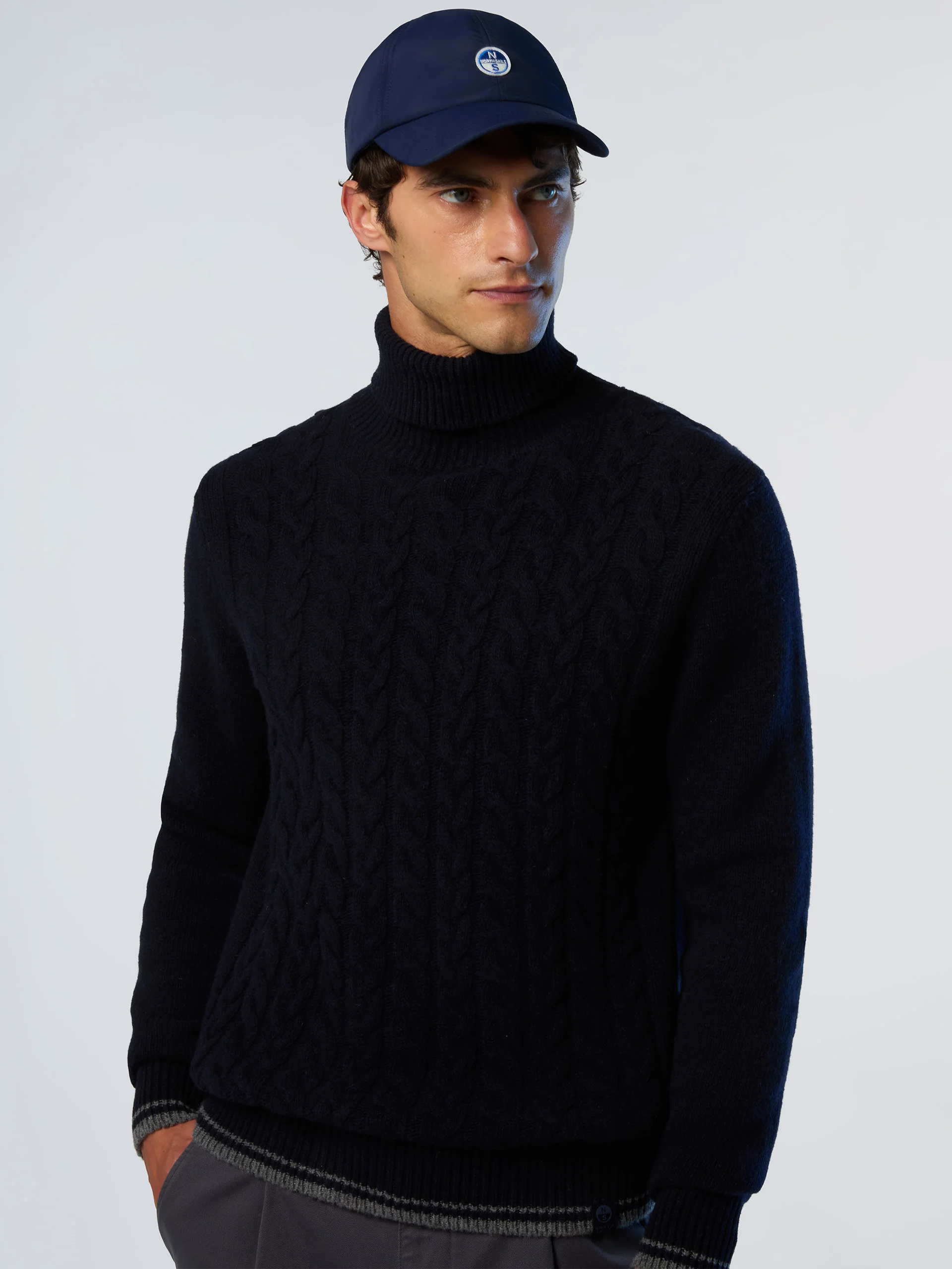 Sweater with cable-knit front - Image 3