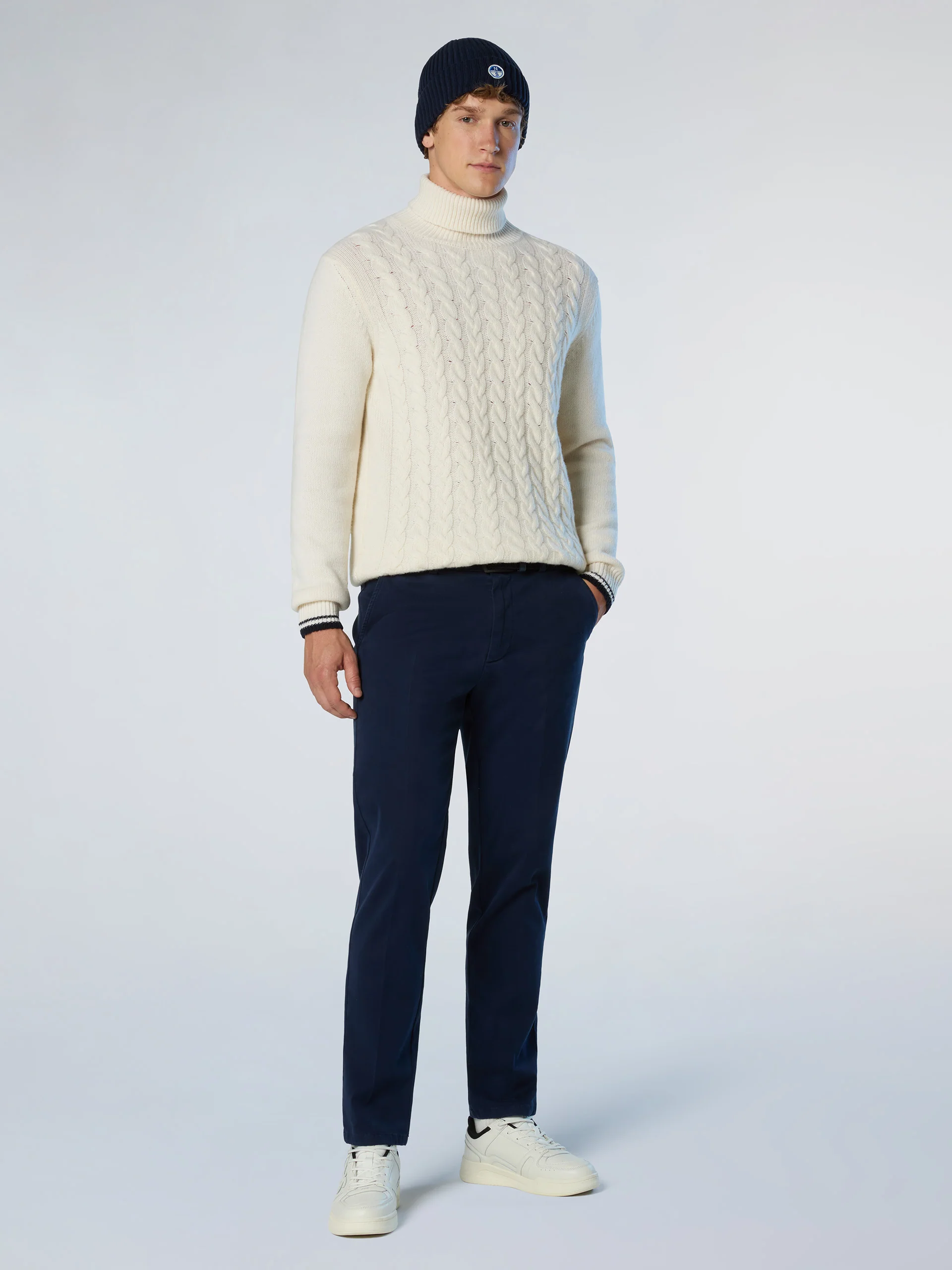 Sweater with cable-knit front - Image 9